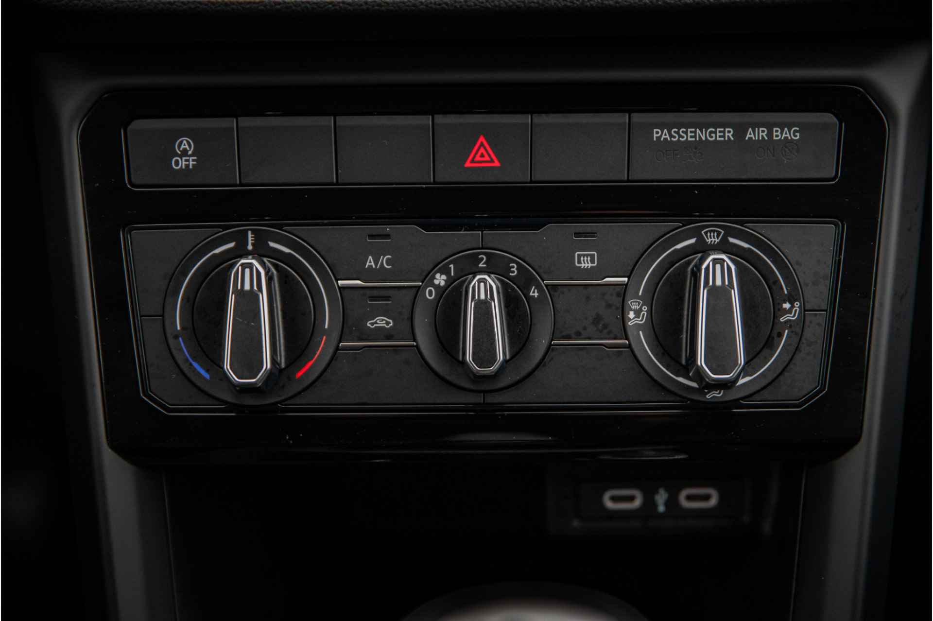 Volkswagen T-Cross 1.0 TSI Life | Carplay | Adapt.Cruise | Airconditioning - 22/29