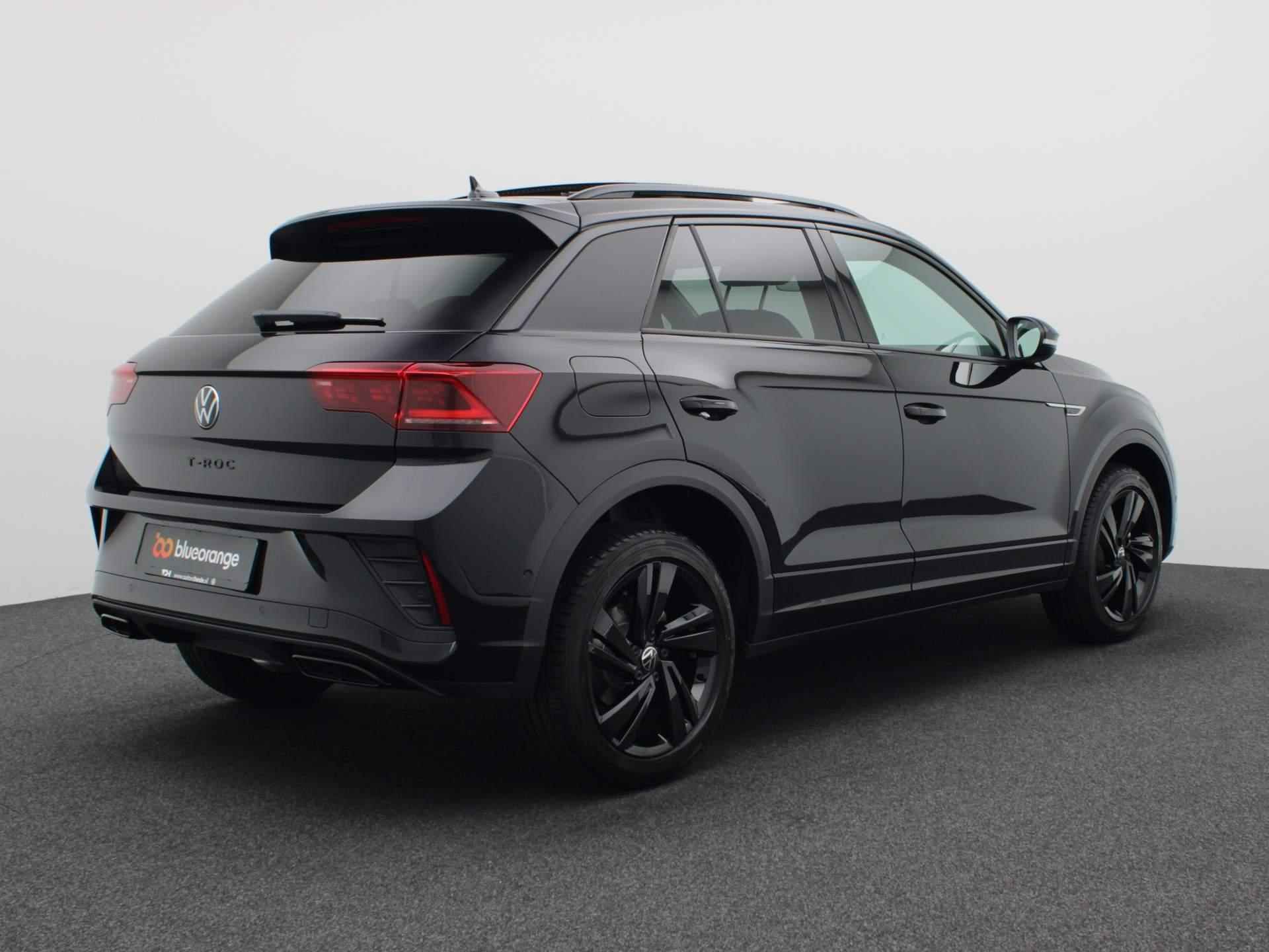 Volkswagen T-Roc 1.5 TSI R-Line Business 150PK DSG Black Style, LED-Matrix, keyless entry & start, pano-schuifdak, achteruitrijcamera, Travel Assist, 18" LM Velgen - 3/49