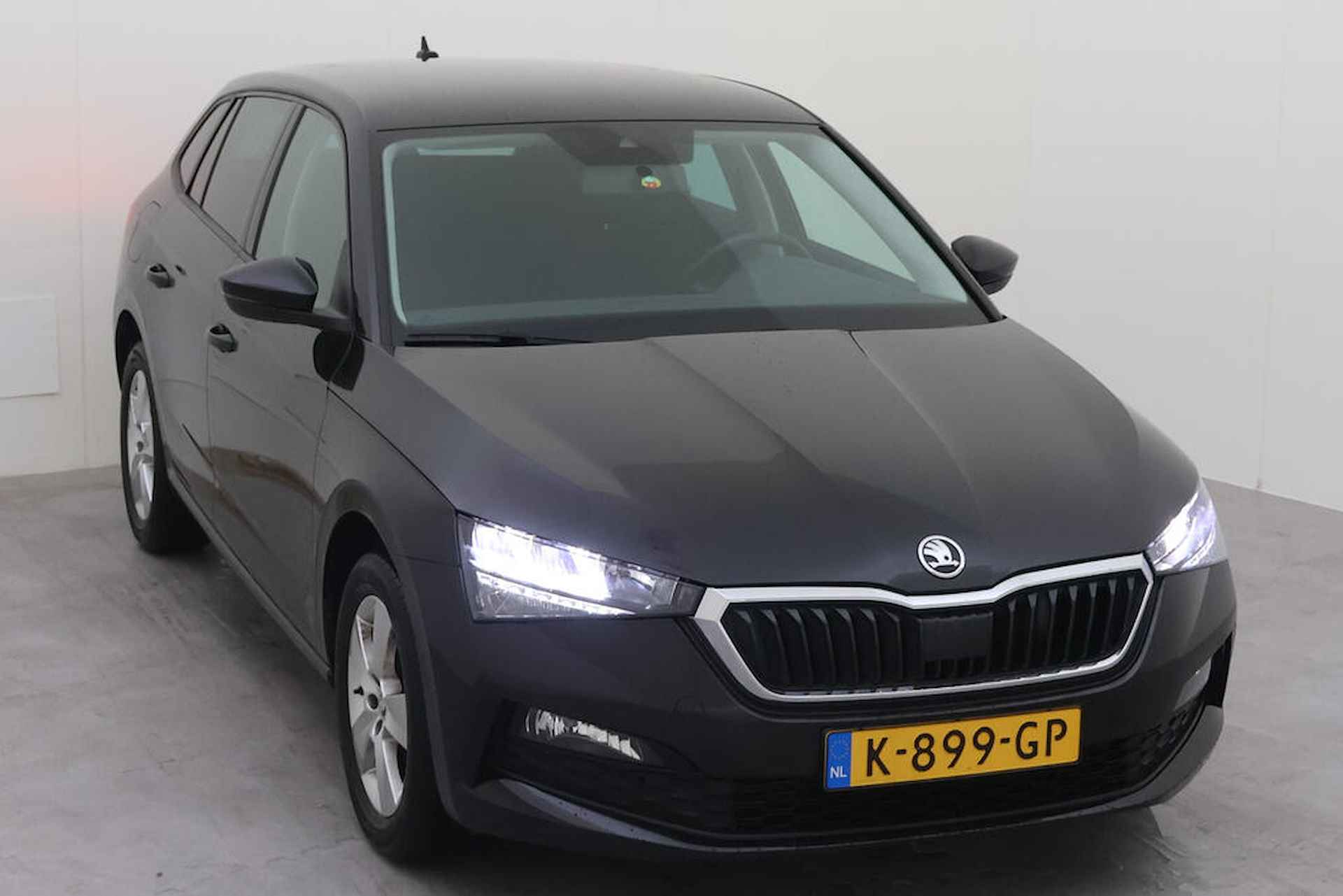 Škoda Scala 1.0 TSI Ambition App-connect / Parkeersensoren / Bluetooth / LED / Airco / Cruise control / - 5/11