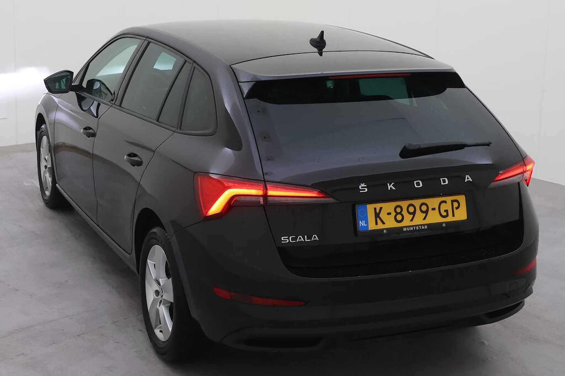 Škoda Scala 1.0 TSI Ambition App-connect / Parkeersensoren / Bluetooth / LED / Airco / Cruise control / - 7/11