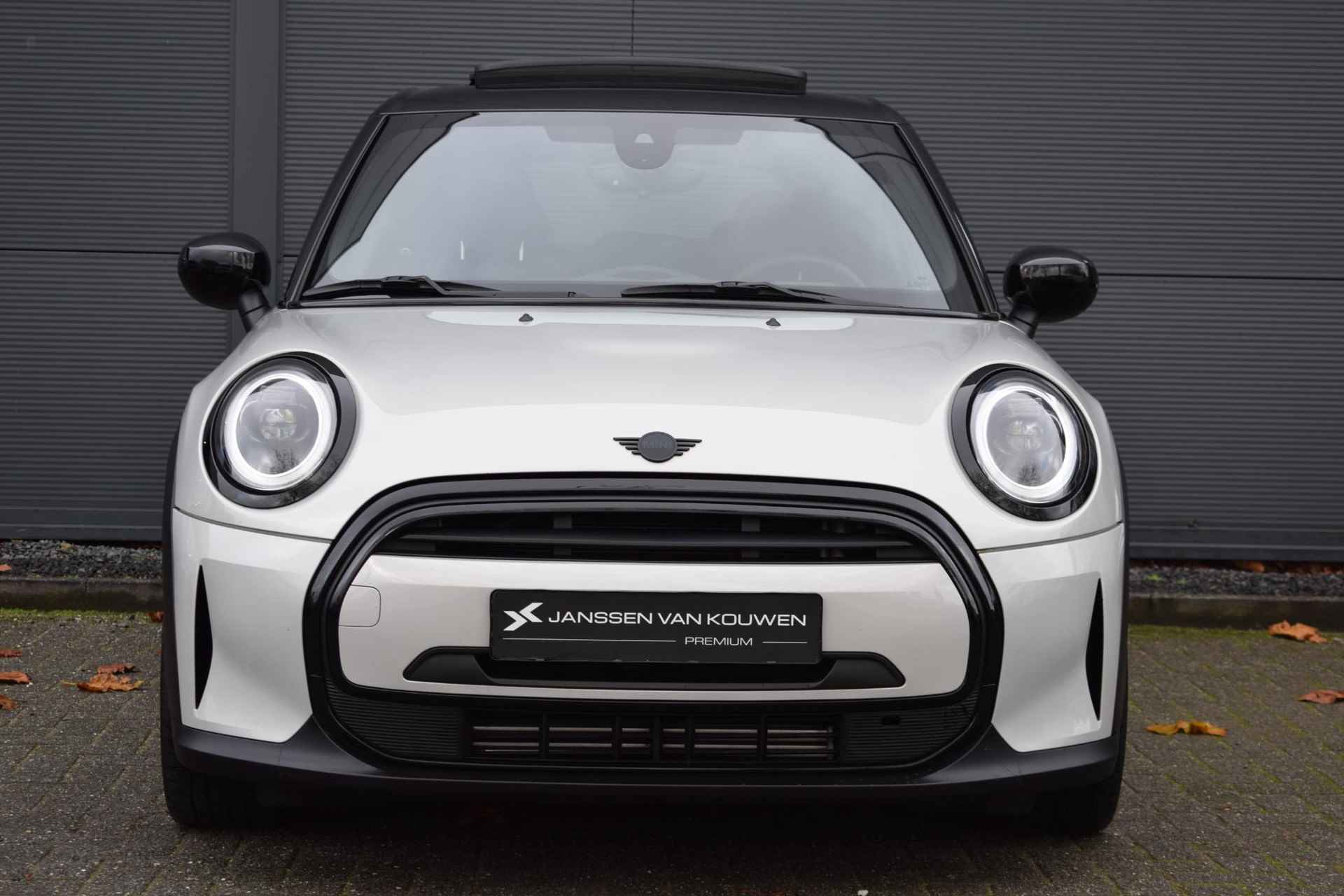 Mini Mini 1.5 Cooper Camden Plus Edition / Pano / Keyless / Apple Carplay - 2/51