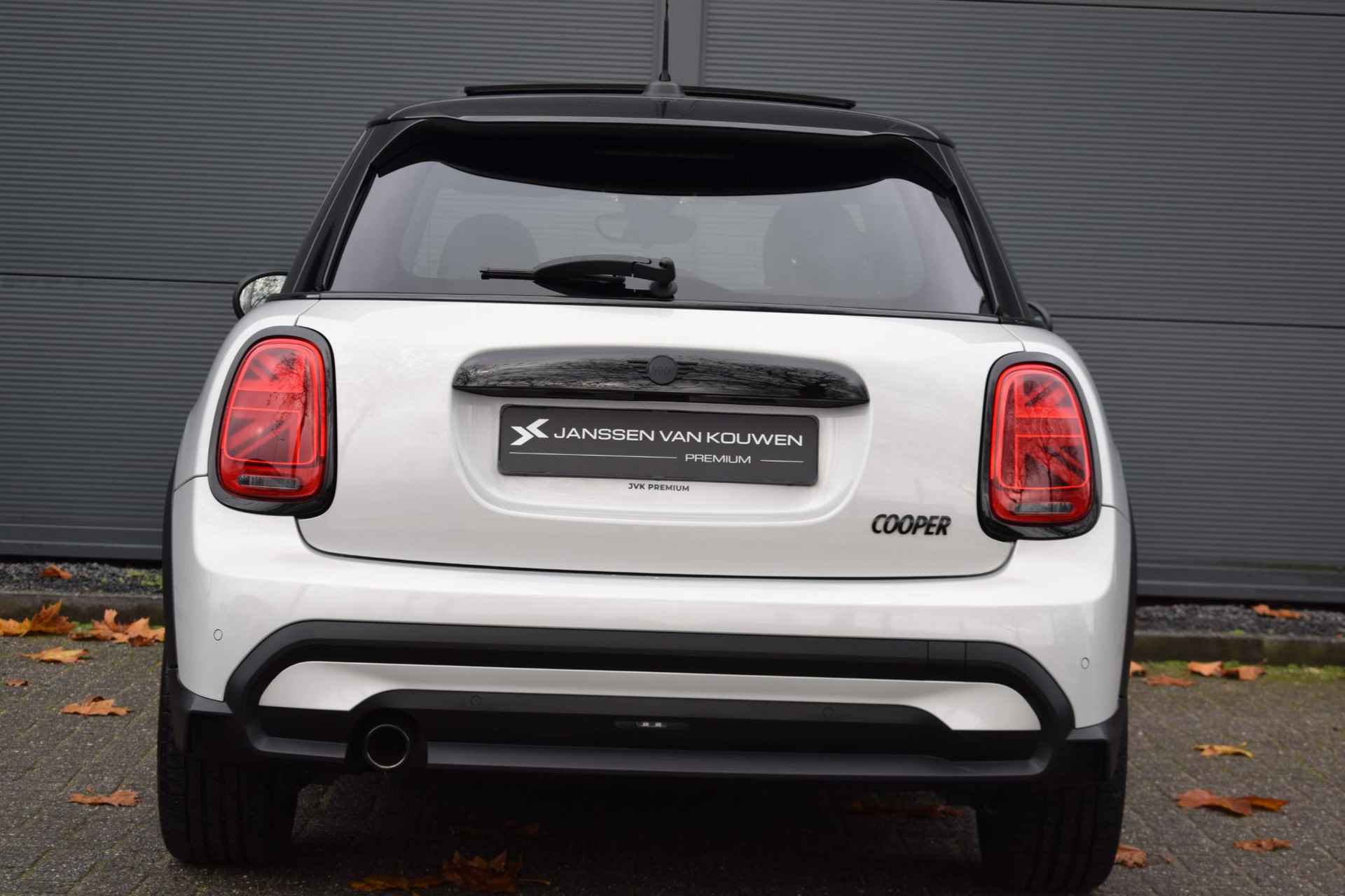 Mini Mini 1.5 Cooper Camden Plus Edition / Pano / Keyless / Apple Carplay - 5/51