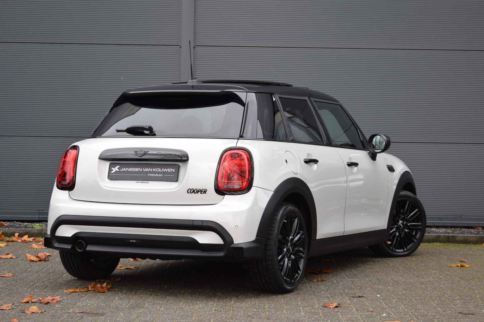 Mini Mini 1.5 Cooper Camden Plus Edition / Pano / Keyless / Apple Carplay - 6/51