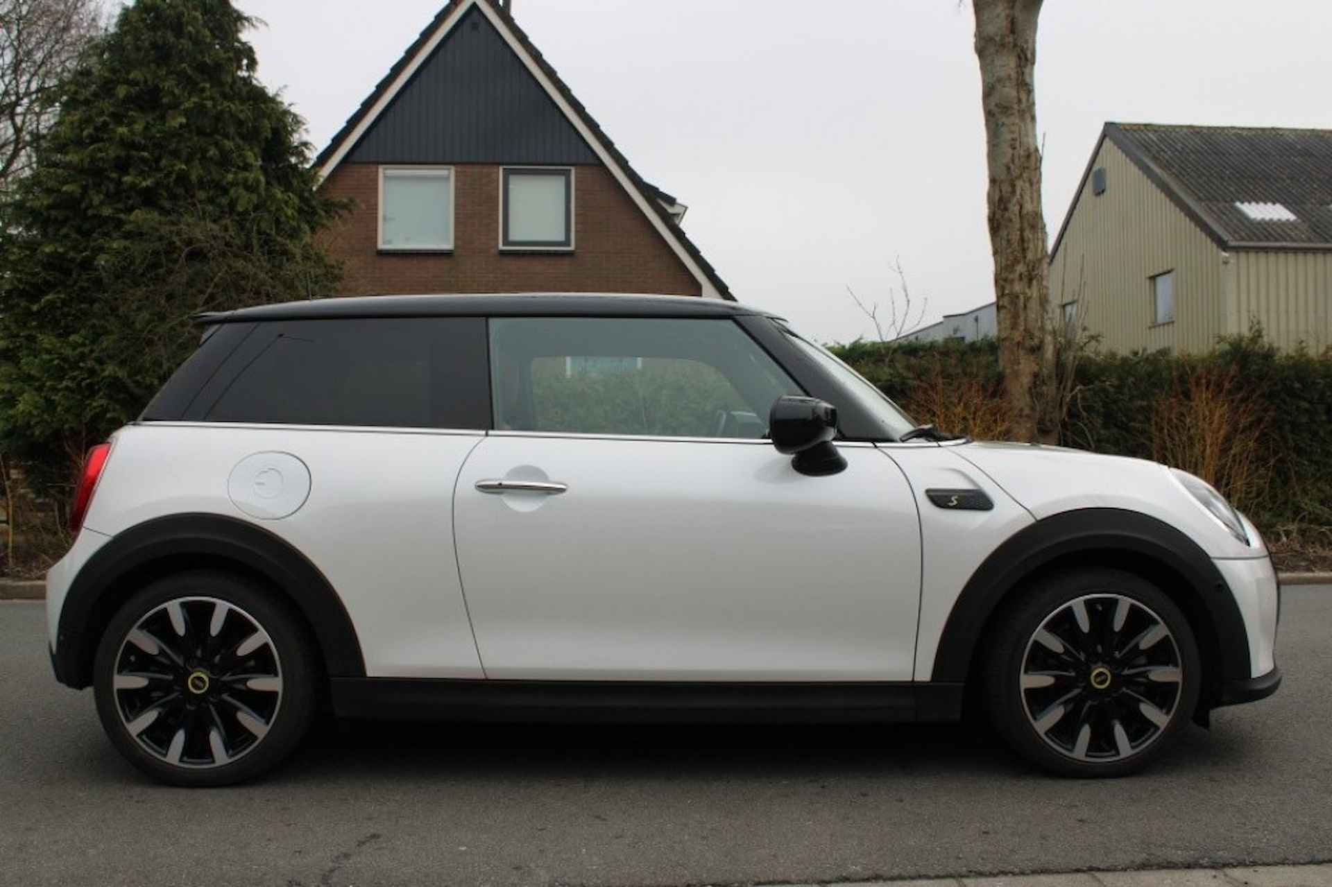 MINI Cooper Se Mini Mini Electric Camden Edition 33KWH - 7/23