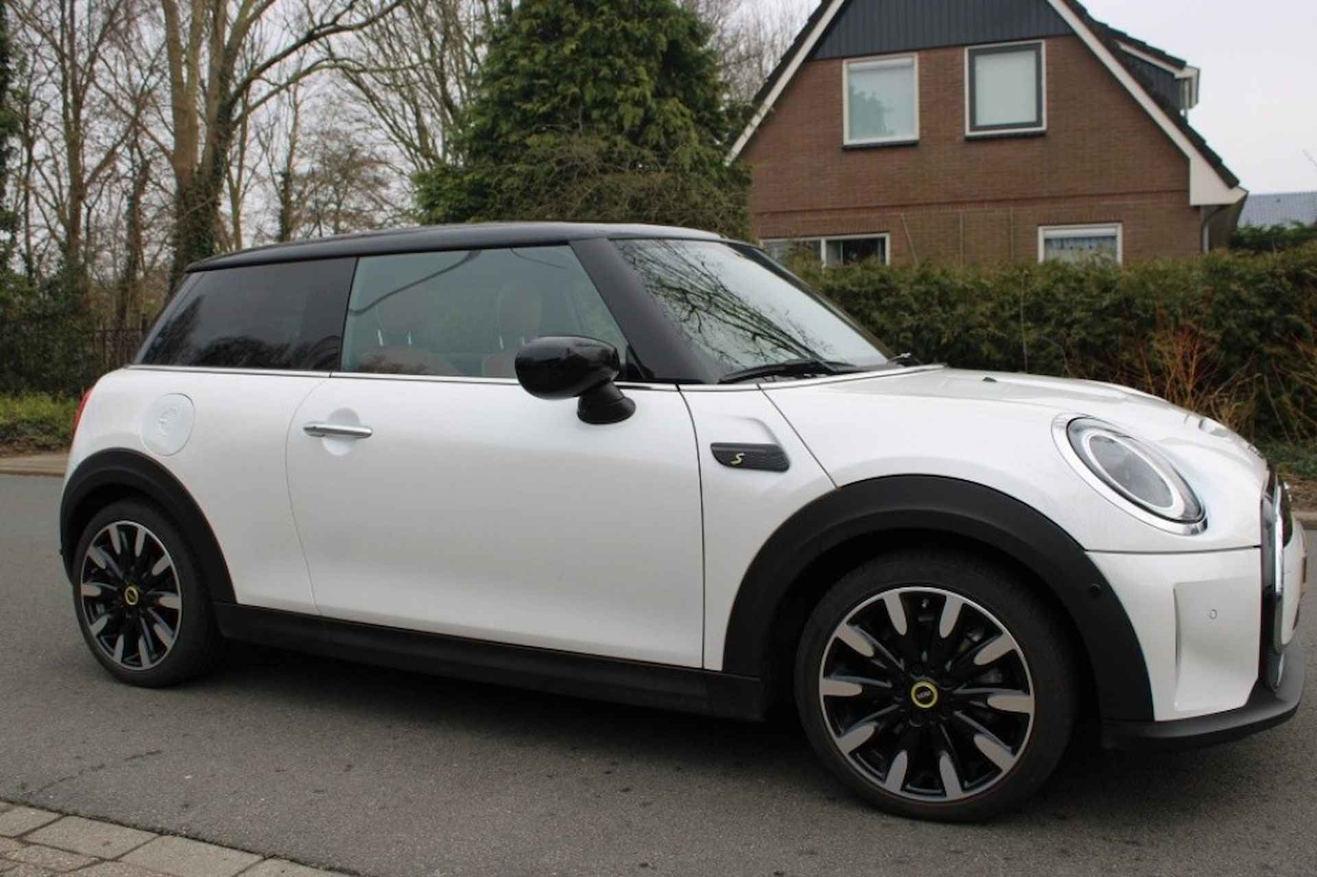 MINI Cooper Se Mini Mini Electric Camden Edition 33KWH - 8/23