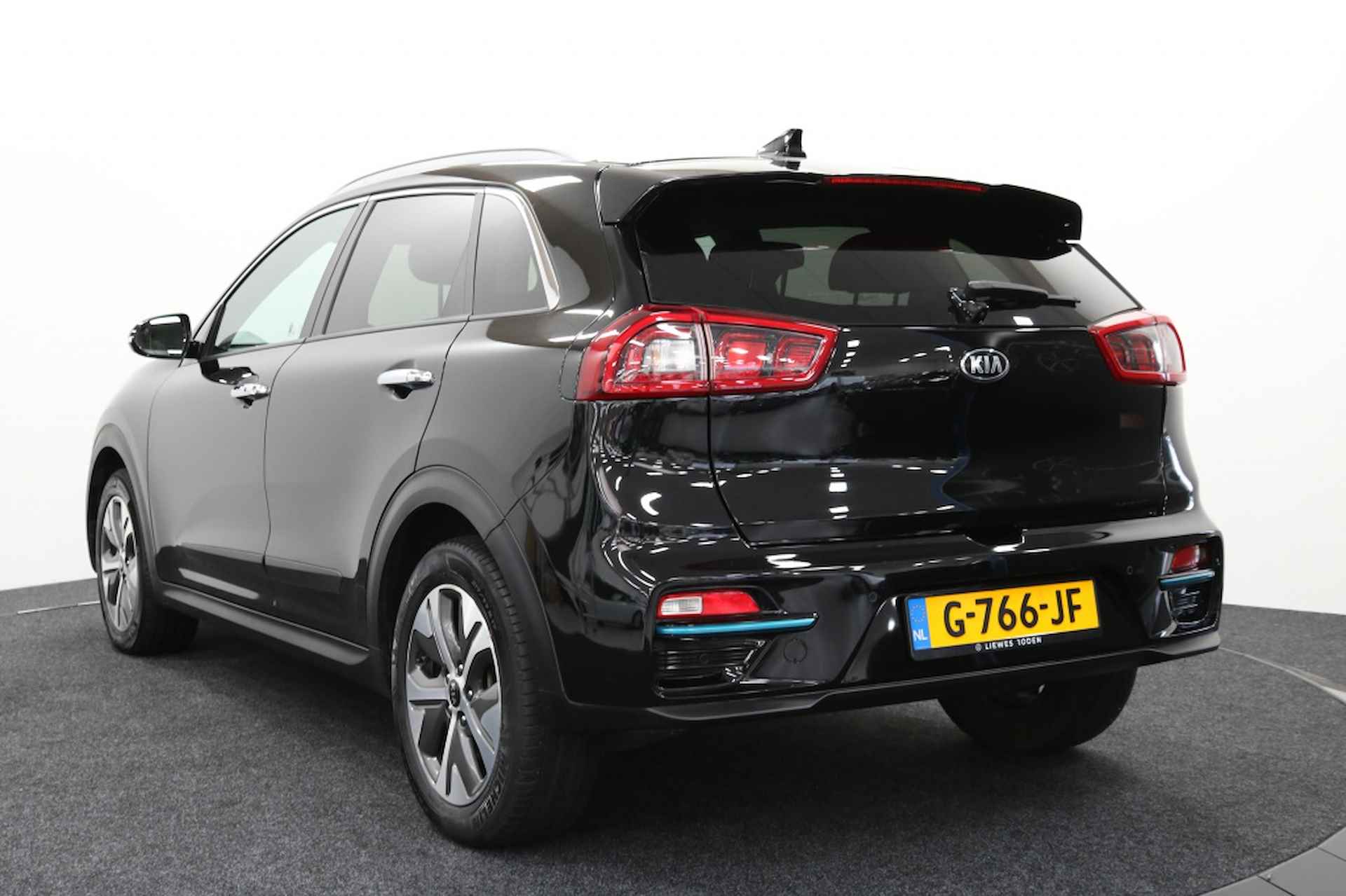 Kia e-Niro 64 kWh ExecutiveLine (Automaat) - 7/38