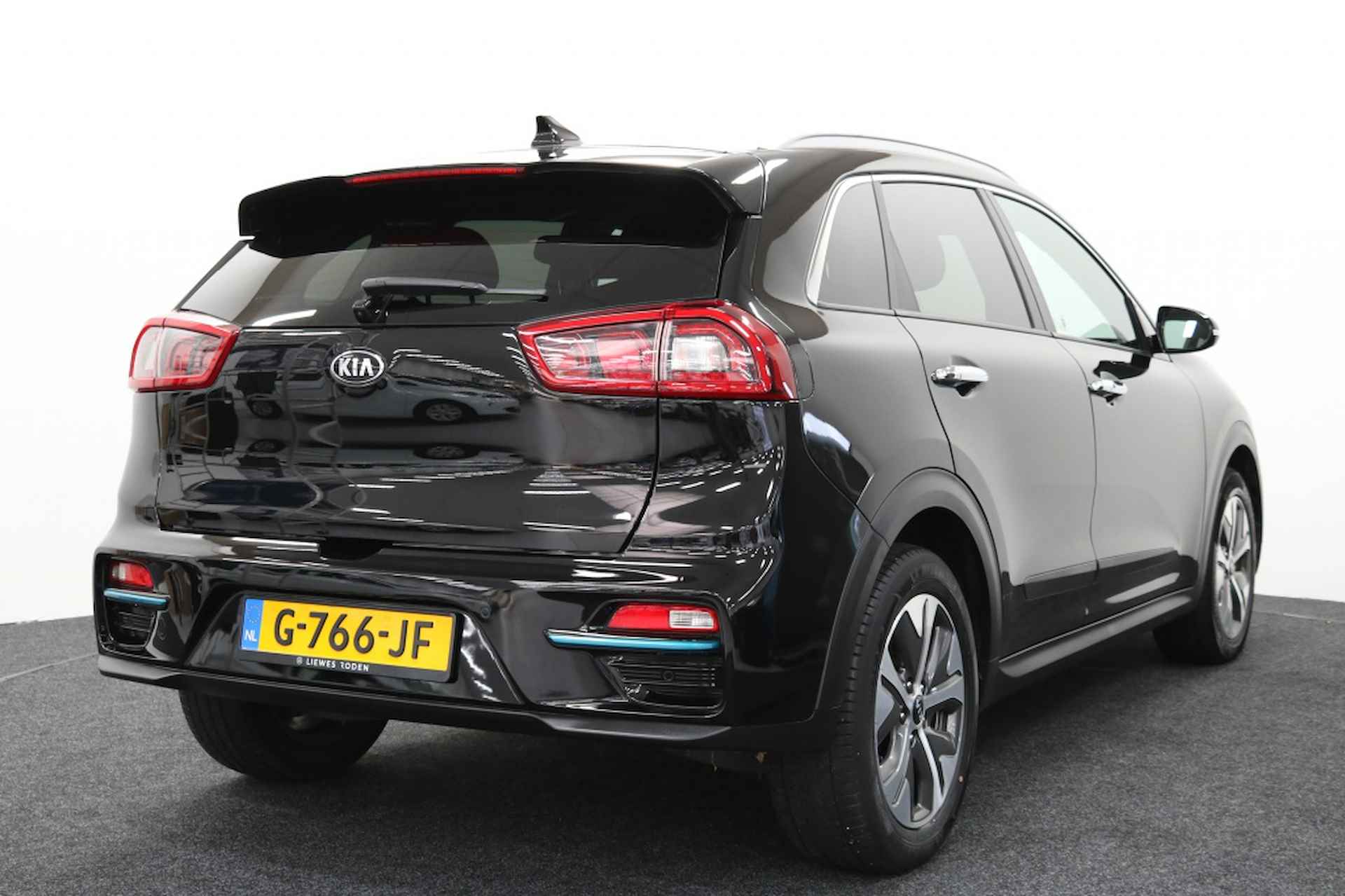 Kia e-Niro 64 kWh ExecutiveLine (Automaat) - 8/38