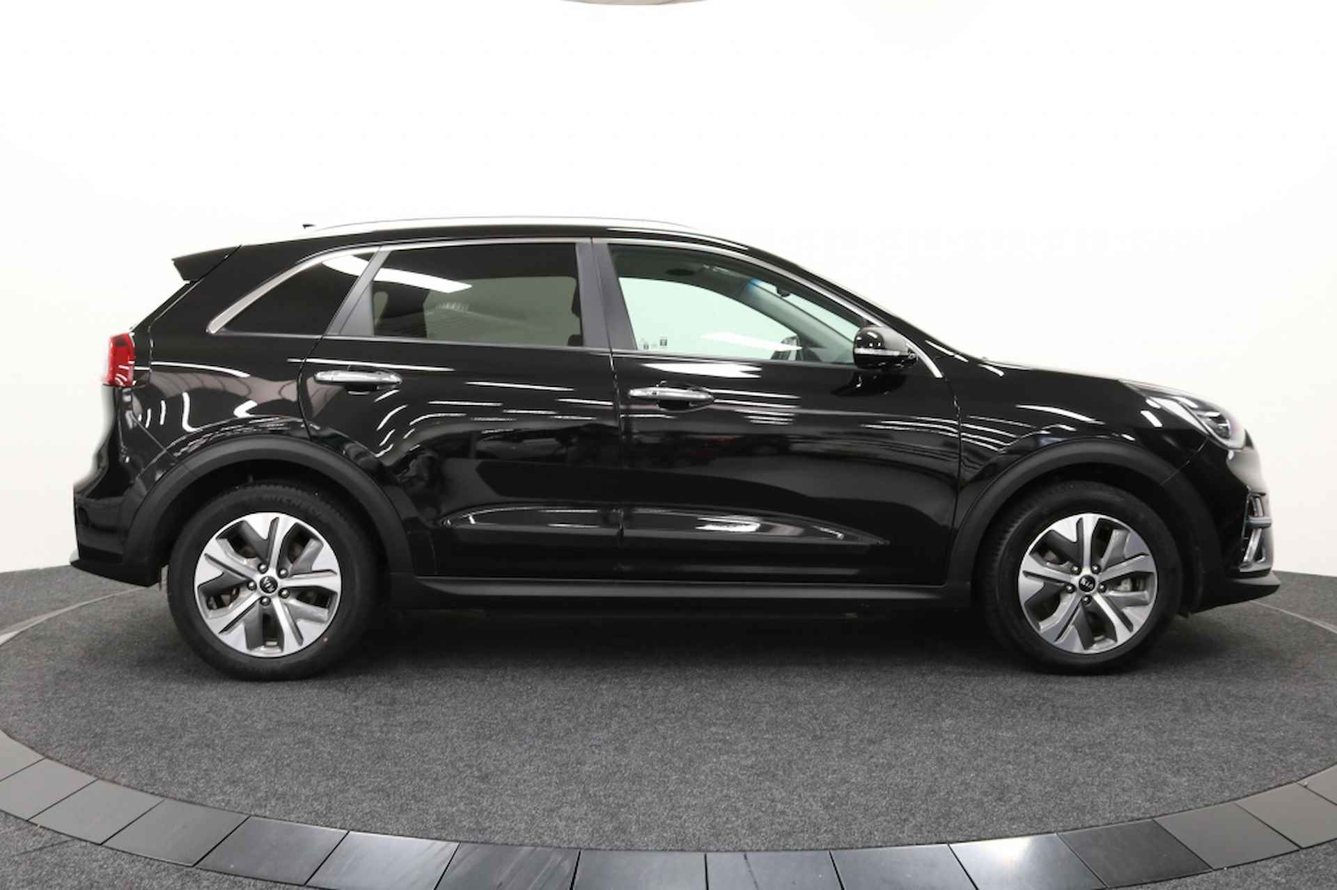 Kia e-Niro 64 kWh ExecutiveLine (Automaat) - 9/38