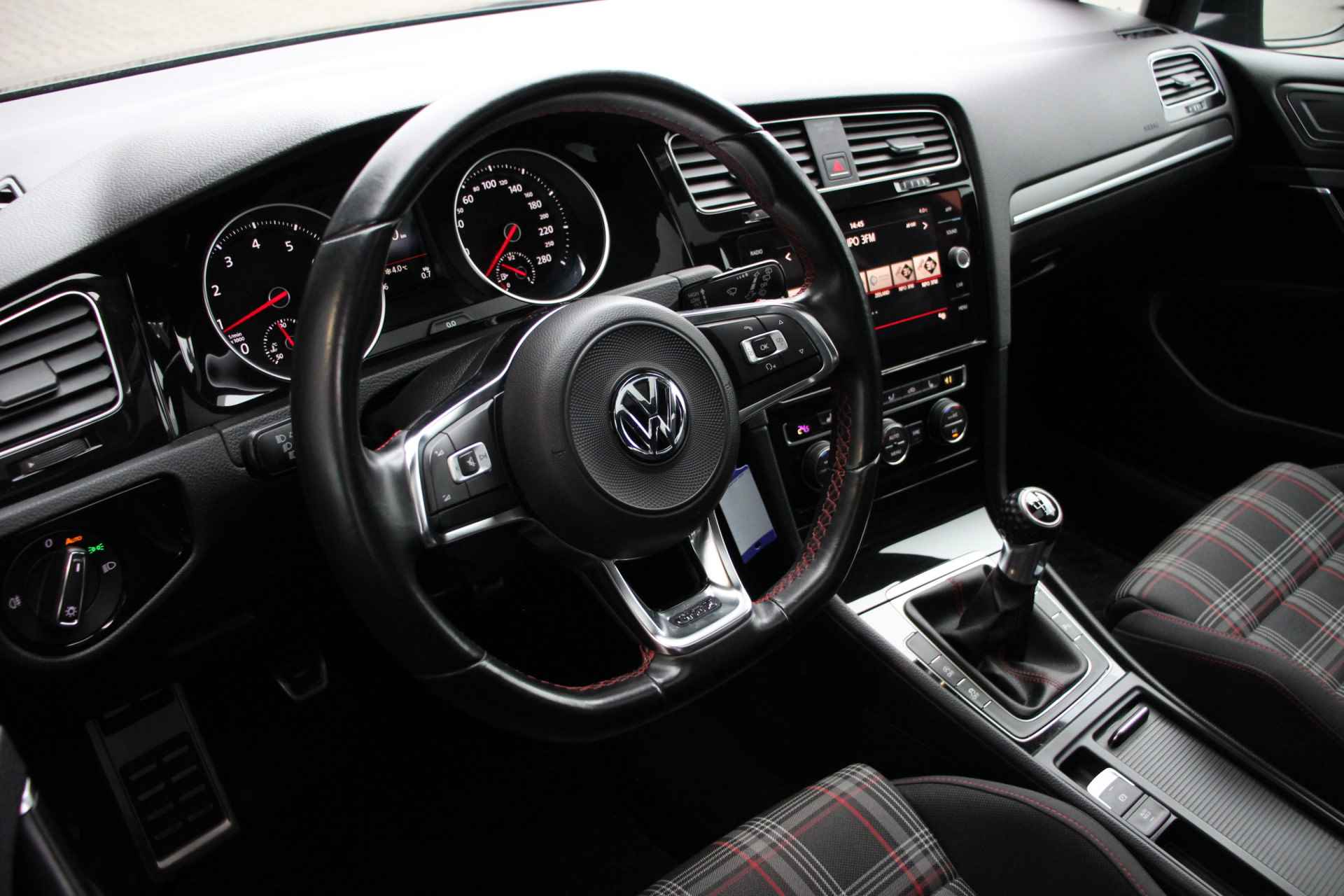 Volkswagen Golf 2.0 TSI GTI | Pano. | Dynaudio - 10/34