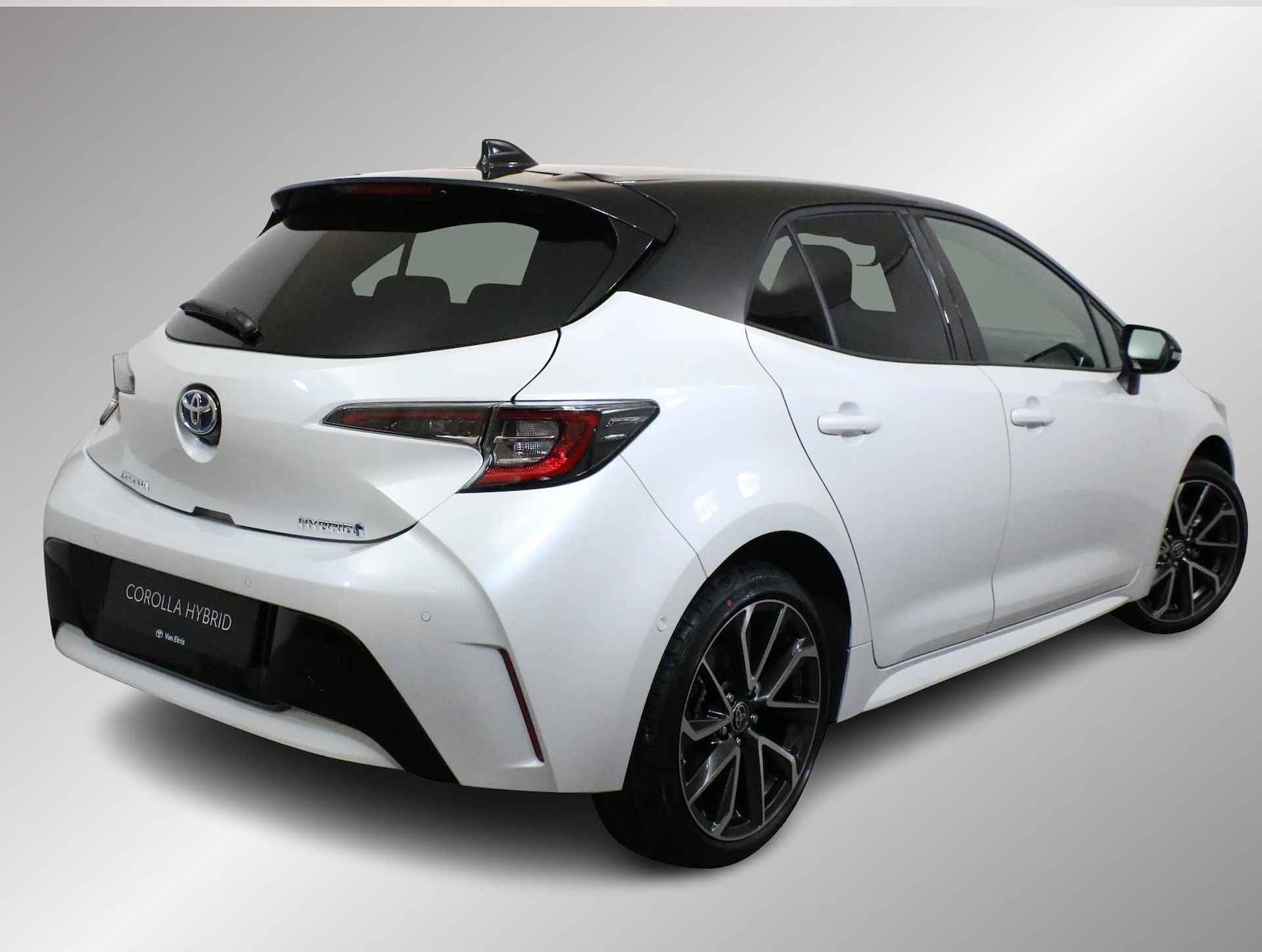 Toyota Corolla 1.8 Hybrid Executive | Bitone |Head Up | NAVI | Snel leverbaar | Inruilpremie 3000 euro | - 2/38