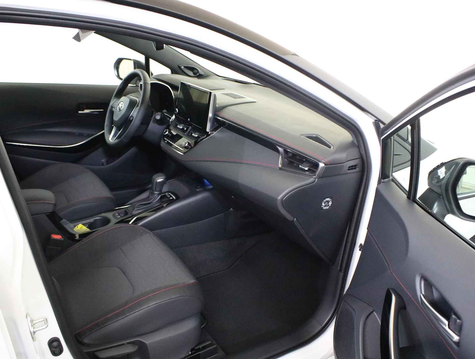 Toyota Corolla 1.8 Hybrid Executive | Bitone |Head Up | NAVI | Snel leverbaar | Inruilpremie 3000 euro | - 19/38