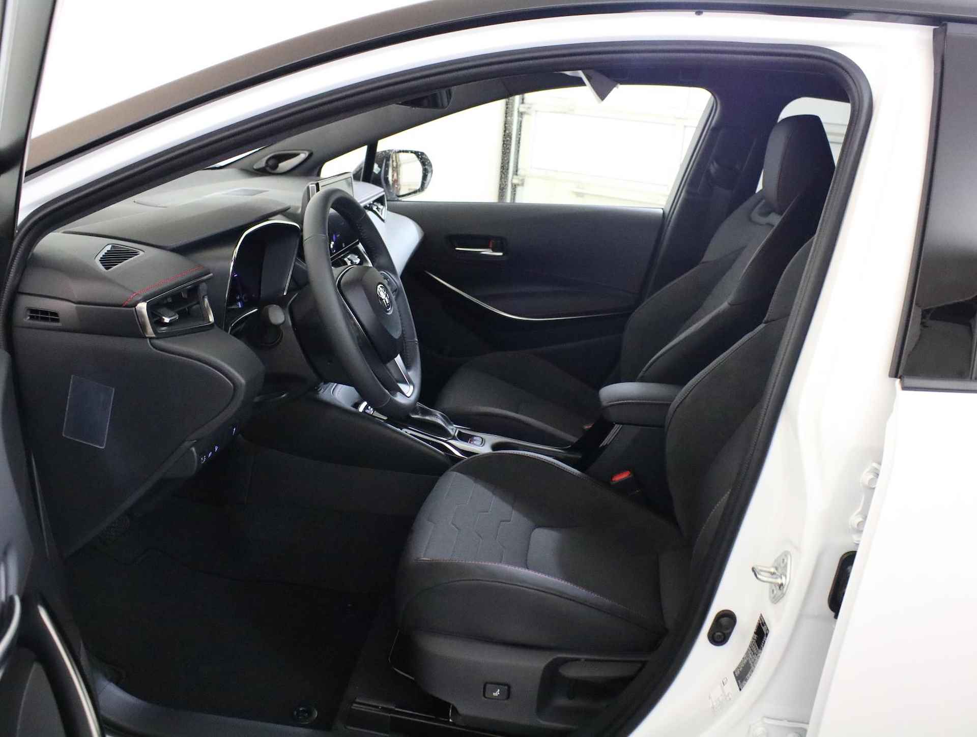 Toyota Corolla 1.8 Hybrid Executive, Bitone, Head Up, NAVI, Snel leverbaar, Inruilpremie 3000 euro - 32/38