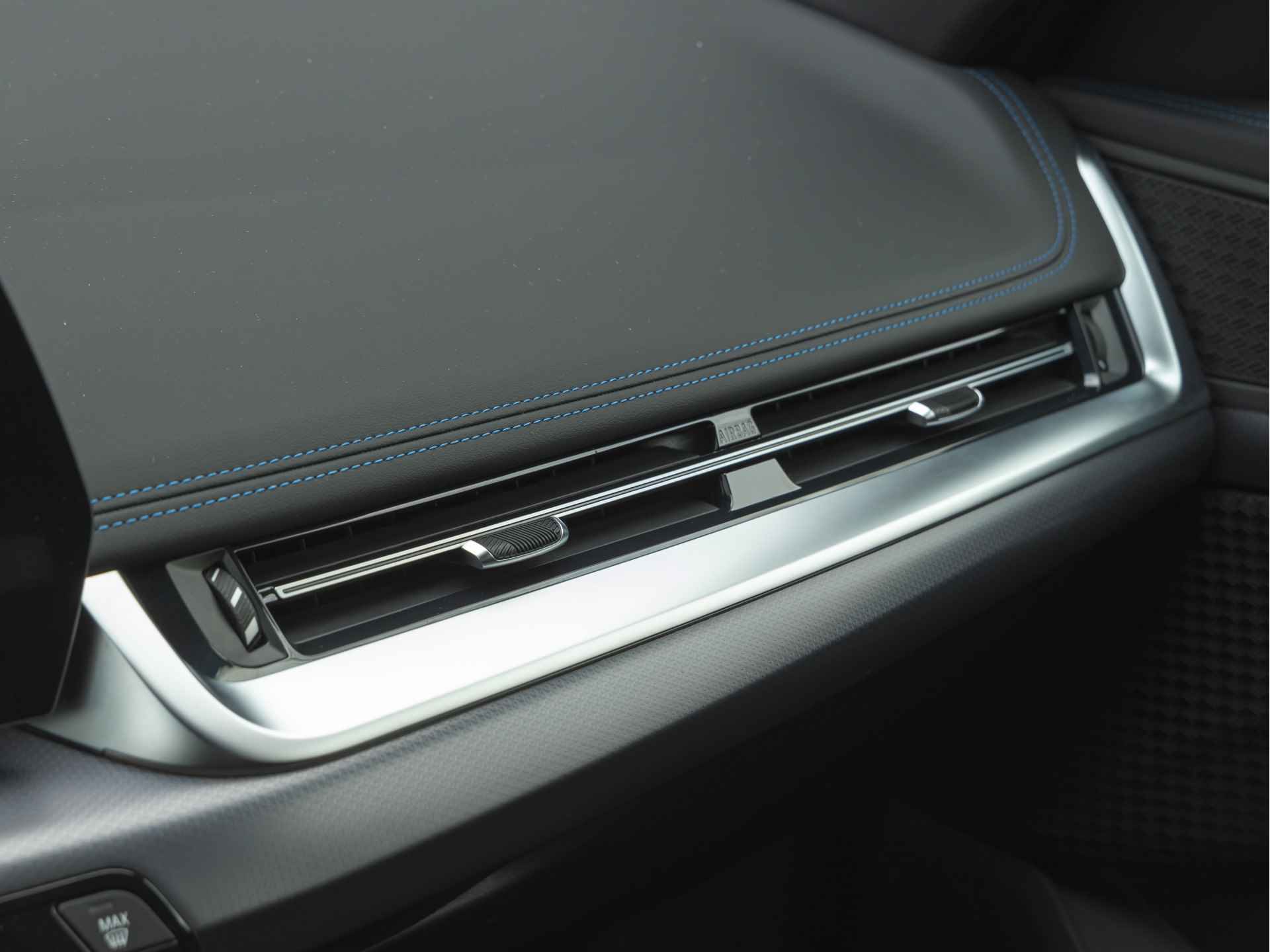 BMW iX1 xDrive30 M-Sport - Trekhaak - Driving Ass - Camera - Adapt. LED - 36/40