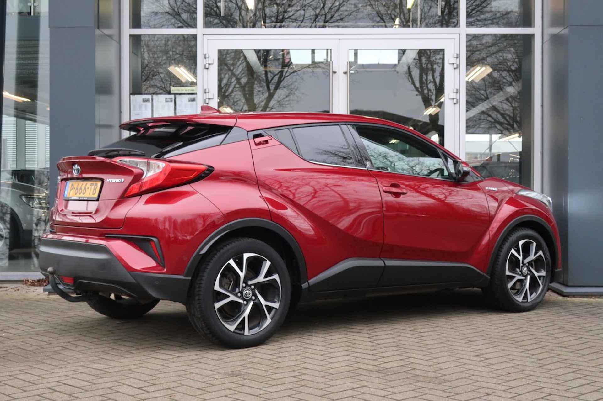 TOYOTA C-hr 1.8 HYBRID TEAM D, Afn. Trekhaak, Navi, Clima, PDC, etc. - 4/32