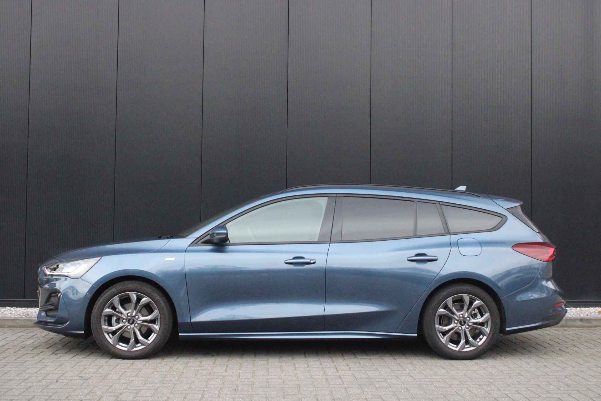 Ford Focus Wagon 1.0 155pk Hybrid ST Line X | ADAPTIVE CRUISE | BLIS | GROOT SCHERM | AGR-STOEL - 4/42