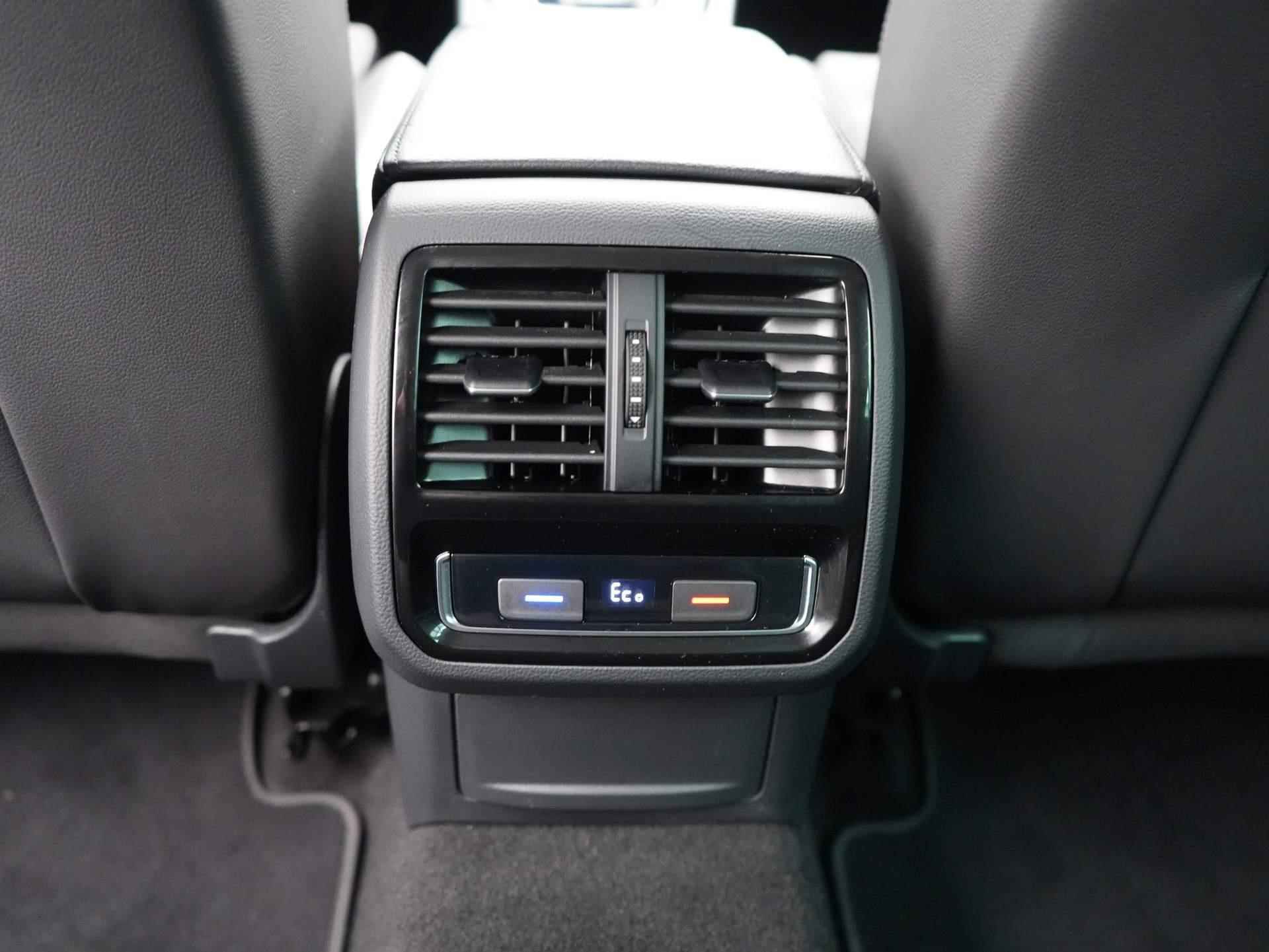 Volkswagen Passat Variant 1.4 TSI PHEV GTE Business Leer-Alcantara / Navigatie / Camera / Automaat - 43/53