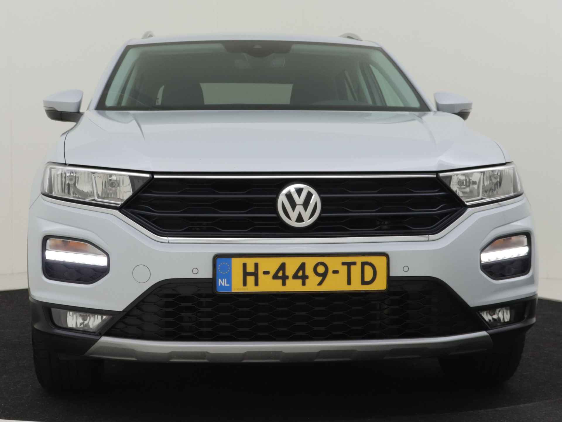 Volkswagen T-Roc 1.5 TSI Style 150PK | 1e eigenaar | 100% dealeronderhouden | Adaptief cruise control | Navigatie | App connect | Parkeersensoren - 24/36