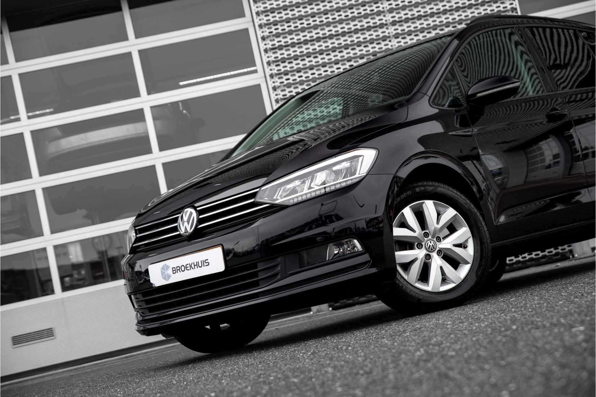 Volkswagen Touran Comfortline 1.4 110 kW / 150 pk TSI DSG | 7 seats | PDC | - 15/25