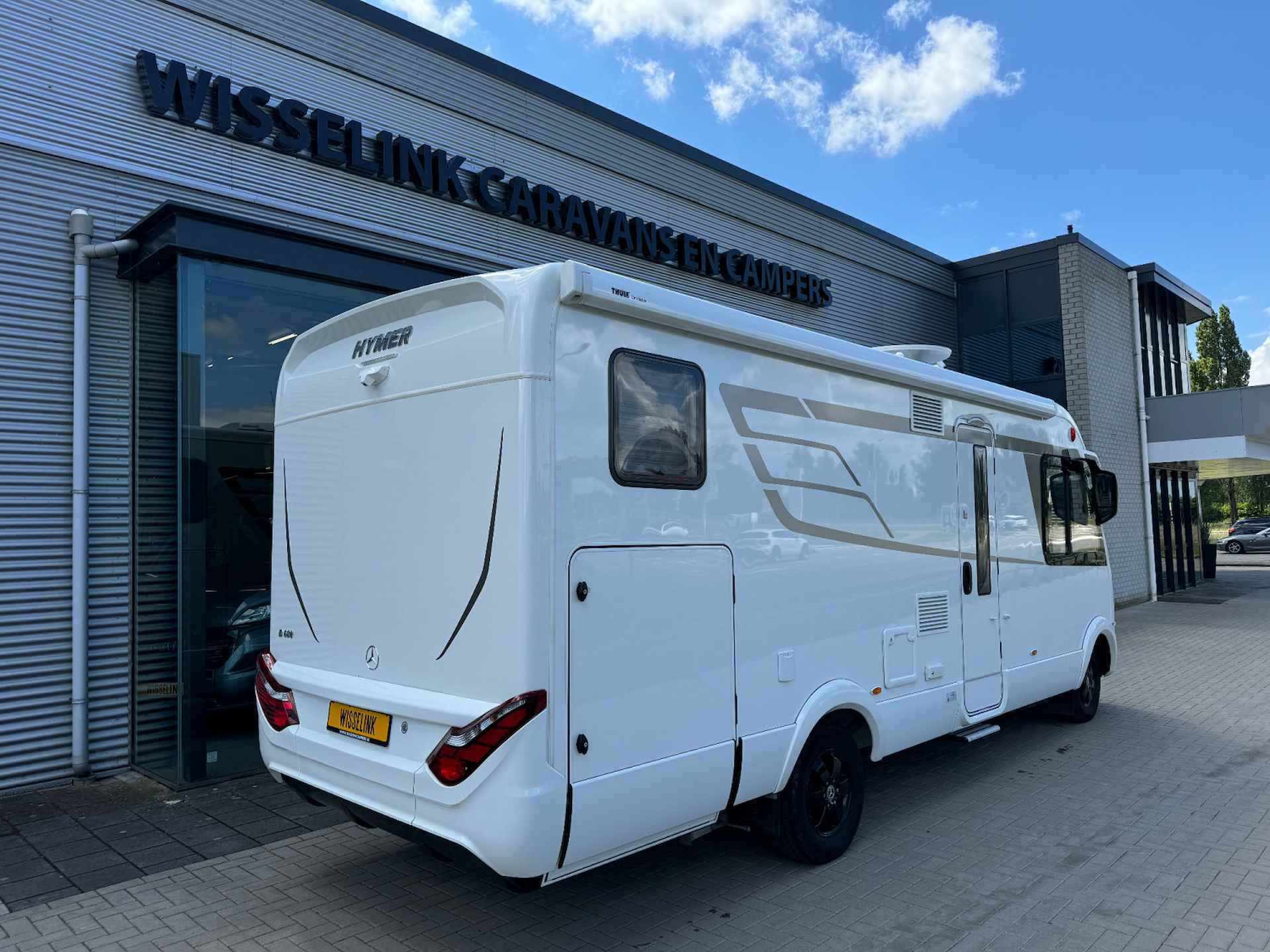 Hymer BMC I 680 White-Line MERCEDES 170PK AUT. LUXE 1E EIG. - 3/41