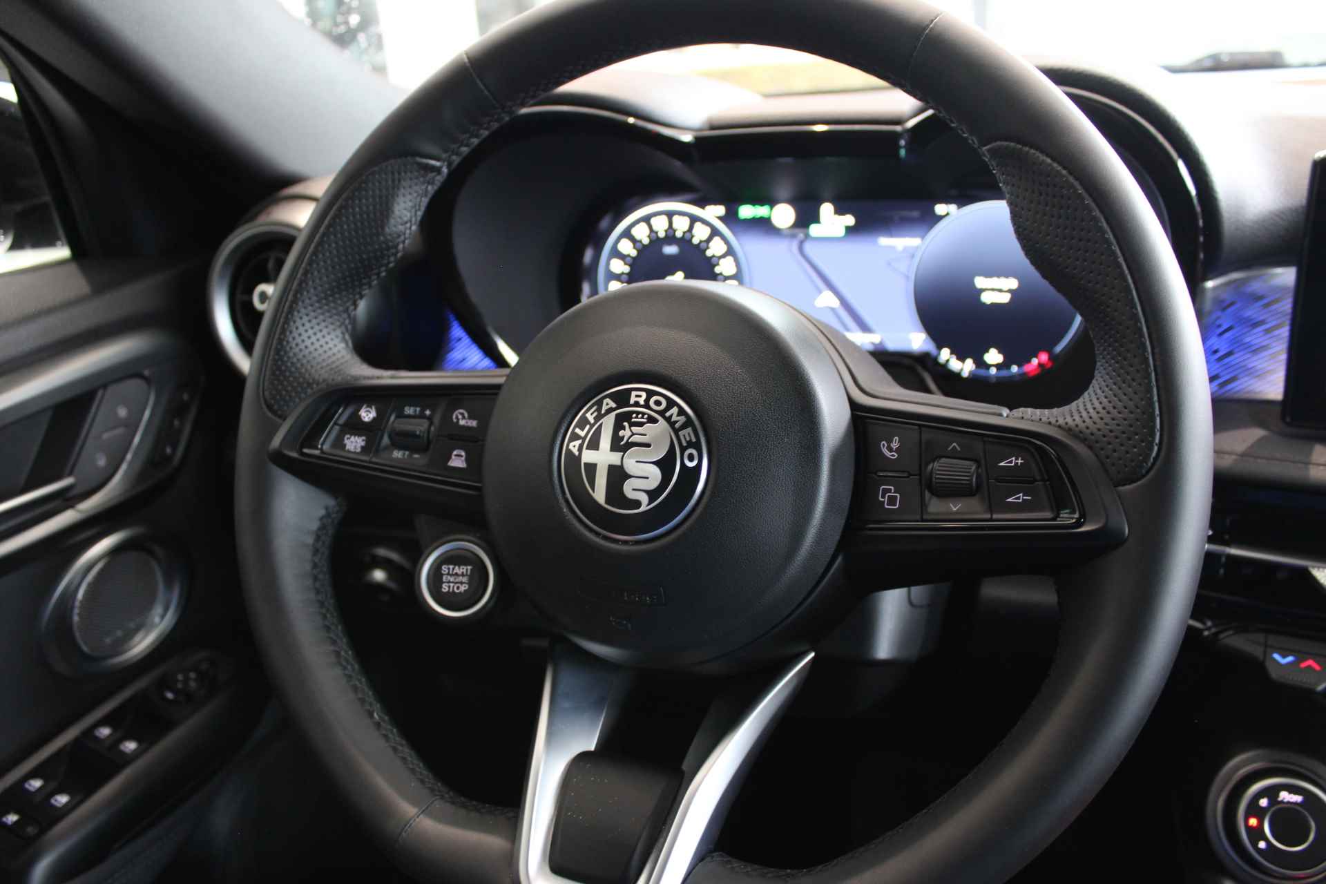 Alfa Romeo Tonale 1.5T Hybrid 160PK Ti | Premium pakket | Leder | H&K | Koeling | Full - 8/43