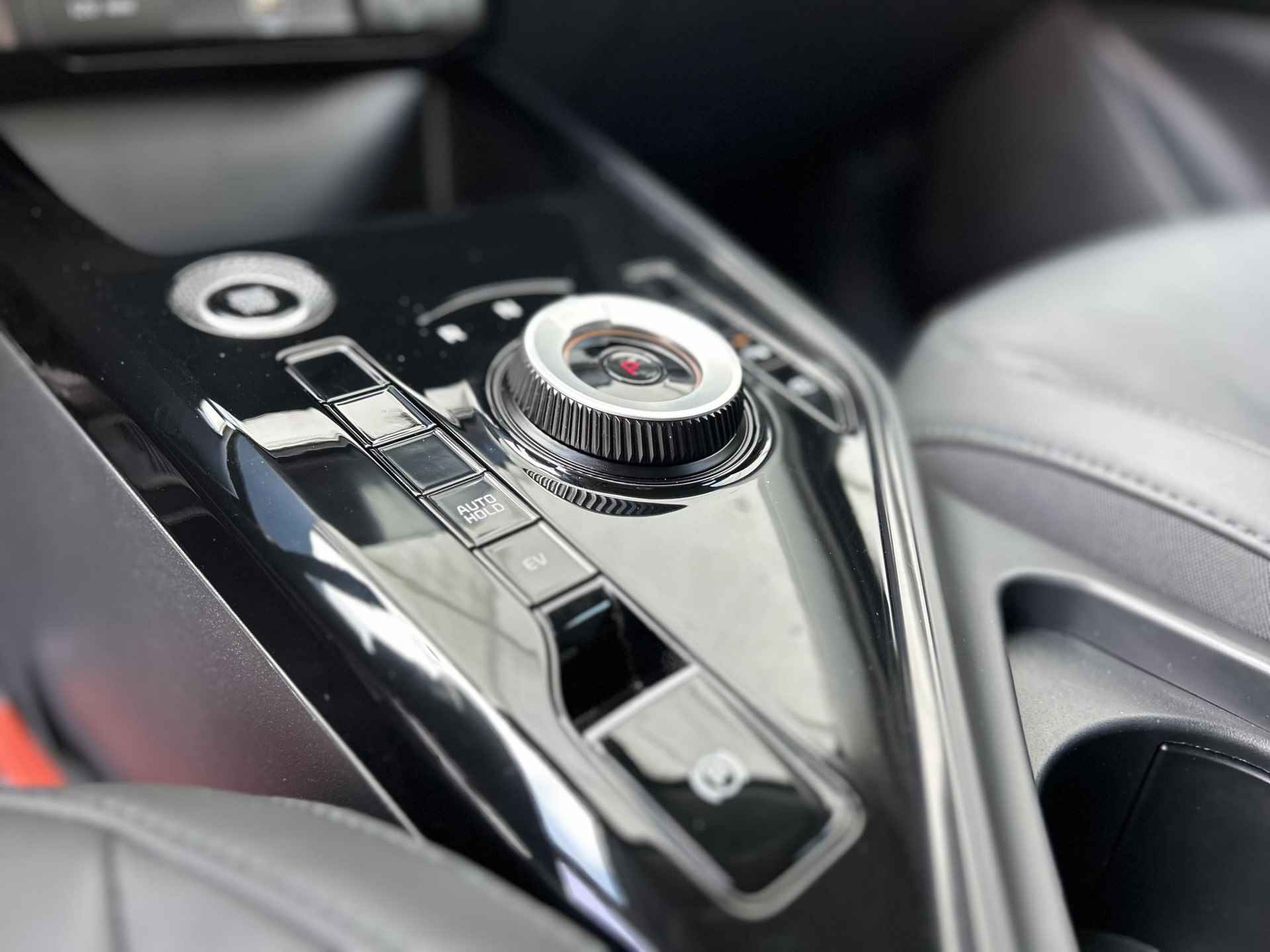 Kia Niro 1.6 GDi PHEV DynamicLine Automaat | Camera | Navi | 18” Velgen | Apple CarPlay/Android Auto | Key-Less | Clima | PDC | Cruise | LED | - 7/28