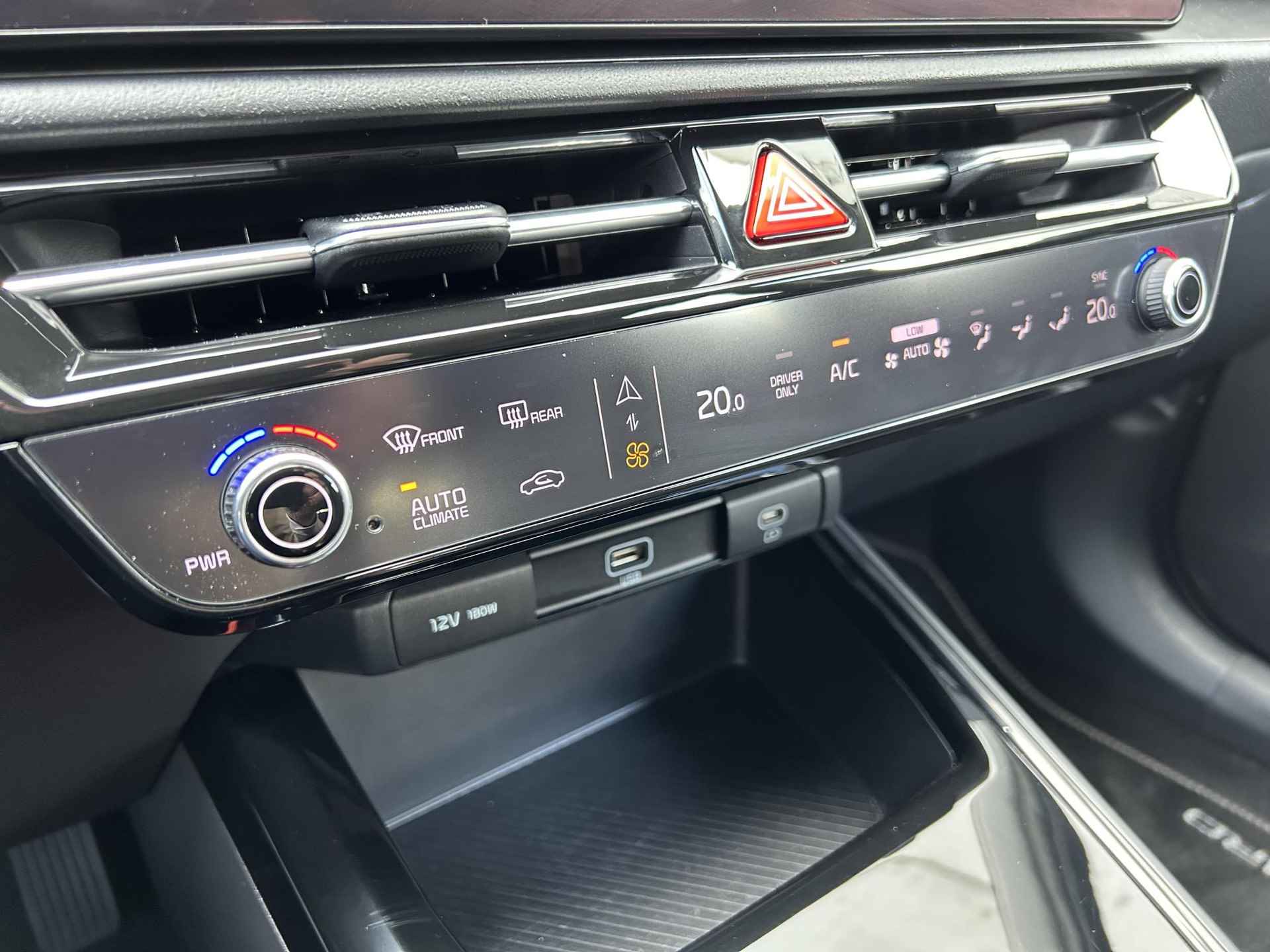 Kia Niro 1.6 GDi PHEV DynamicLine Automaat | Camera | Navi | 18” Velgen | Apple CarPlay/Android Auto | Key-Less | Clima | PDC | Cruise | LED | - 13/28