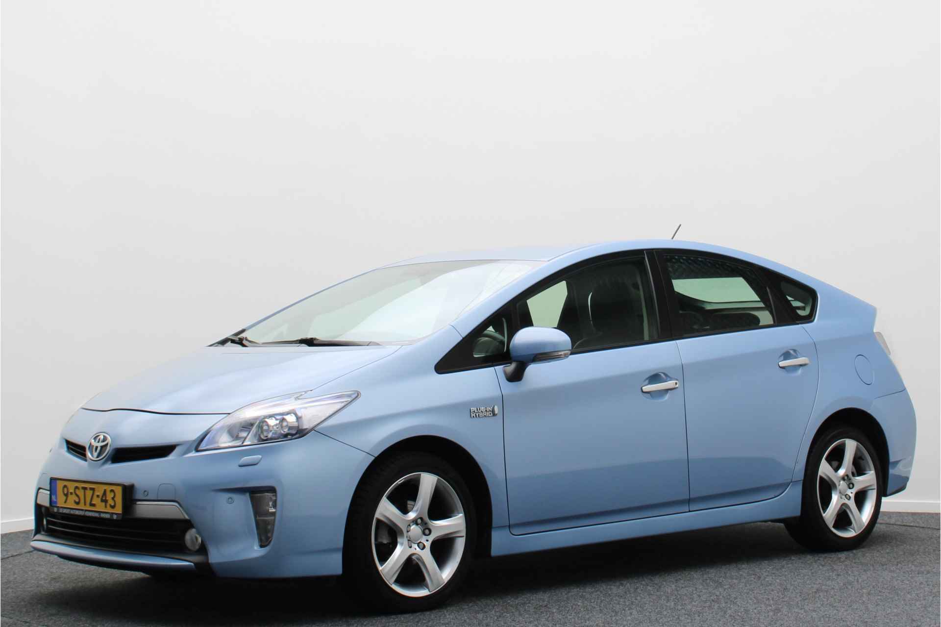 Toyota Prius 1.8 Plug-in Hybrid Aspiration Automaat Keyless, Leer, Camera, Cruise, Navigatie, LED, Stoelverwarming, PDC, 17'' - 14/42