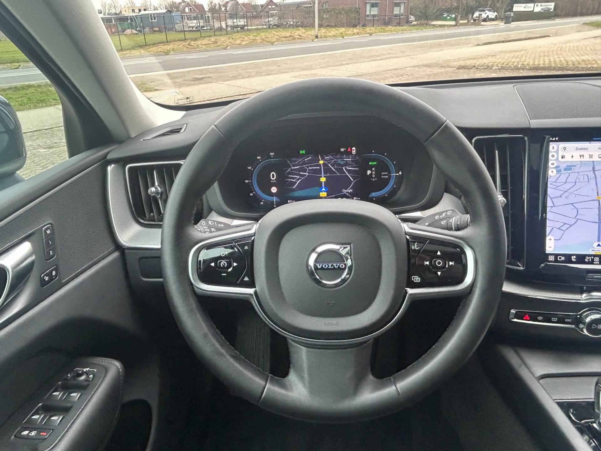 Volvo XC60 2.0 T6 Plug-in hybrid AWD Plus Bright - Leder - Pilot Assist - Long Range - Camera - 19 inch. - 17/24