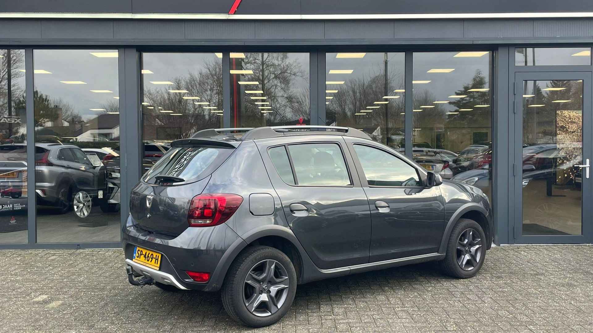 Dacia Sandero 0.9 TCe SL Stepway - 27/28