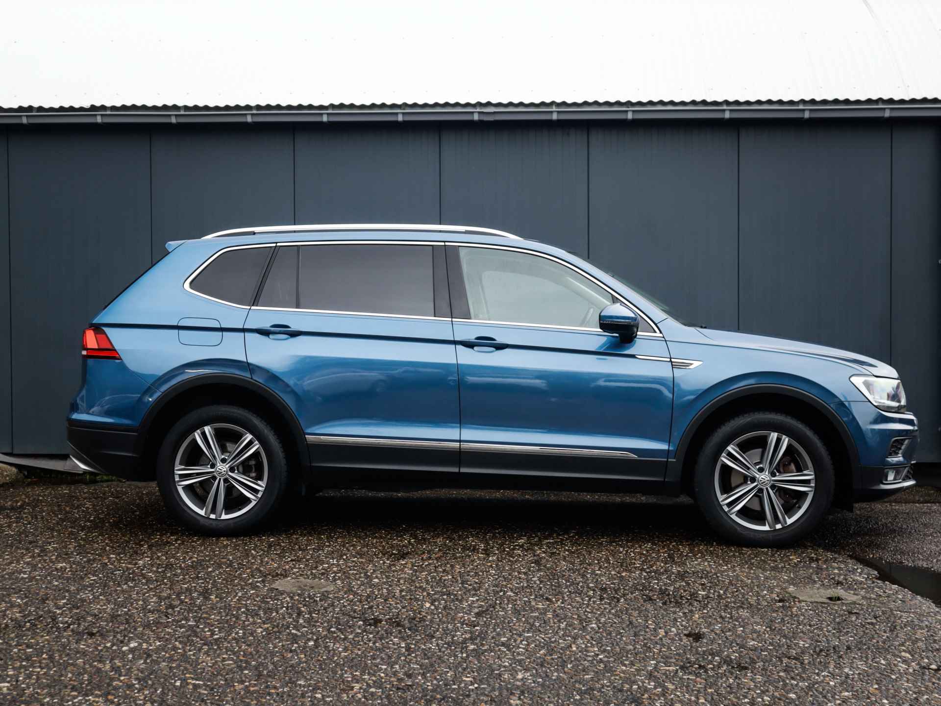 Volkswagen Tiguan Allspace 1.5 TSI Comfortline Business (150 PK) 1e-Eig, V.W.-Dealer-Onderh, 12-Mnd-BOVAG, NL-Auto, Trekhaak, Panorama-Schuifkanteldak,  7-Pers, Alarm-KLasse-3, Massage-Stoelen, Adaptive-Cruisecontrol, Keyless-Entry/Start, Elek.-Klep, Parkeersensoren-V+A, Stoelverwarming, DAB, Licht-Zicht-Pakket, Lm-Velgen-17Inch, Privacy-Glas - 5/52