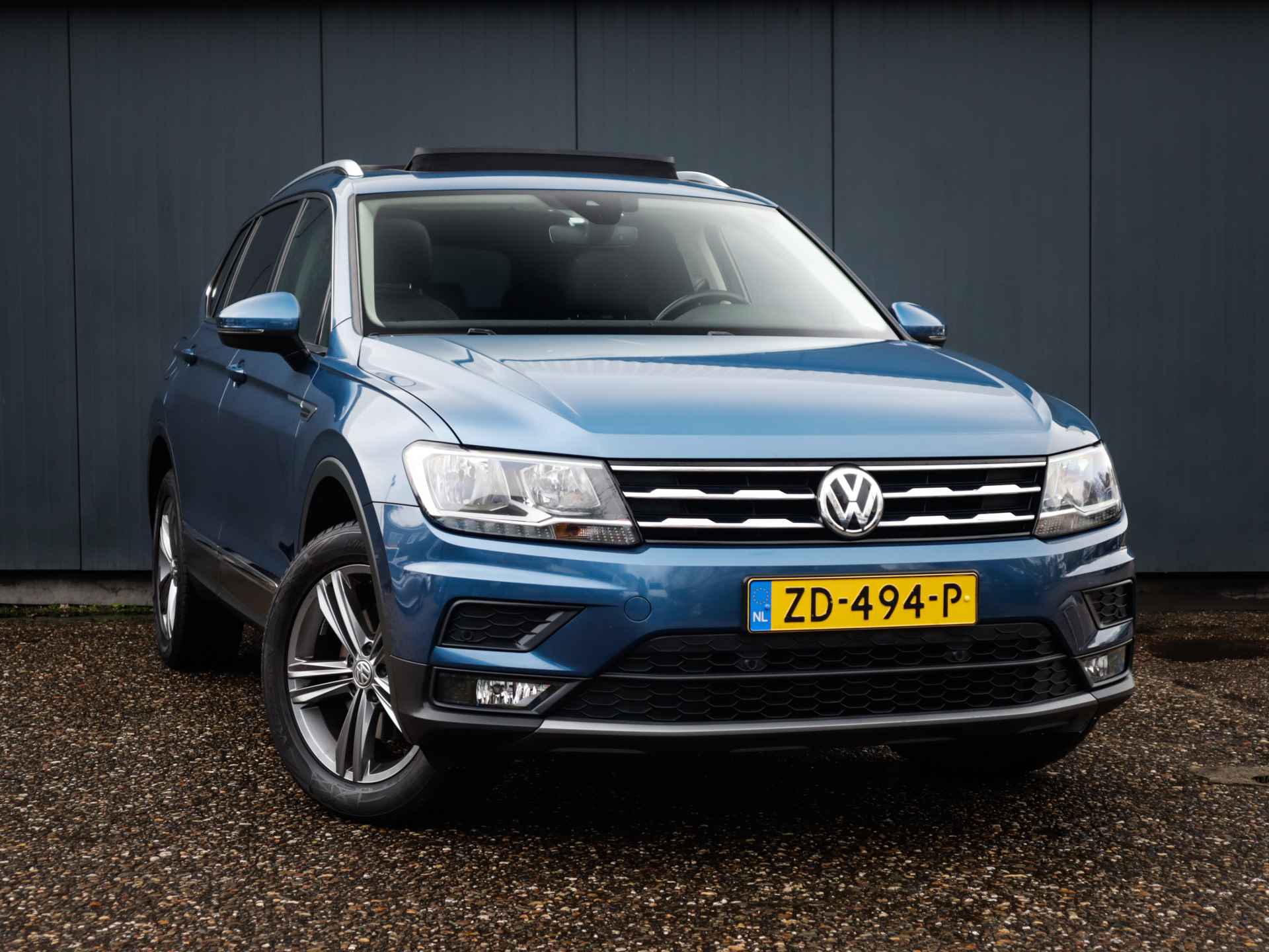 Volkswagen Tiguan Allspace 1.5 TSI Comfortline Business (150 PK) 1e-Eig, V.W.-Dealer-Onderh, 12-Mnd-BOVAG, NL-Auto, Trekhaak, Panorama-Schuifkanteldak,  7-Pers, Alarm-KLasse-3, Massage-Stoelen, Adaptive-Cruisecontrol, Keyless-Entry/Start, Elek.-Klep, Parkeersensoren-V+A, Stoelverwarming, DAB, Licht-Zicht-Pakket, Lm-Velgen-17Inch, Privacy-Glas - 18/52