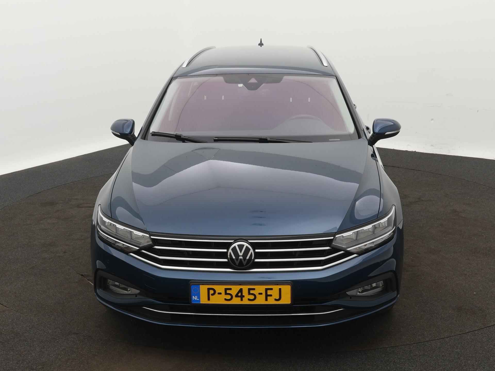 Volkswagen Passat Variant 1.5 TSI Business | Automaat | Climatronic (Automatische Airco) | Parkeercamera | Keyless Acces | Trekhaak | Ergo Active Stoel | Elektrische Kofferbakklep - 6/21