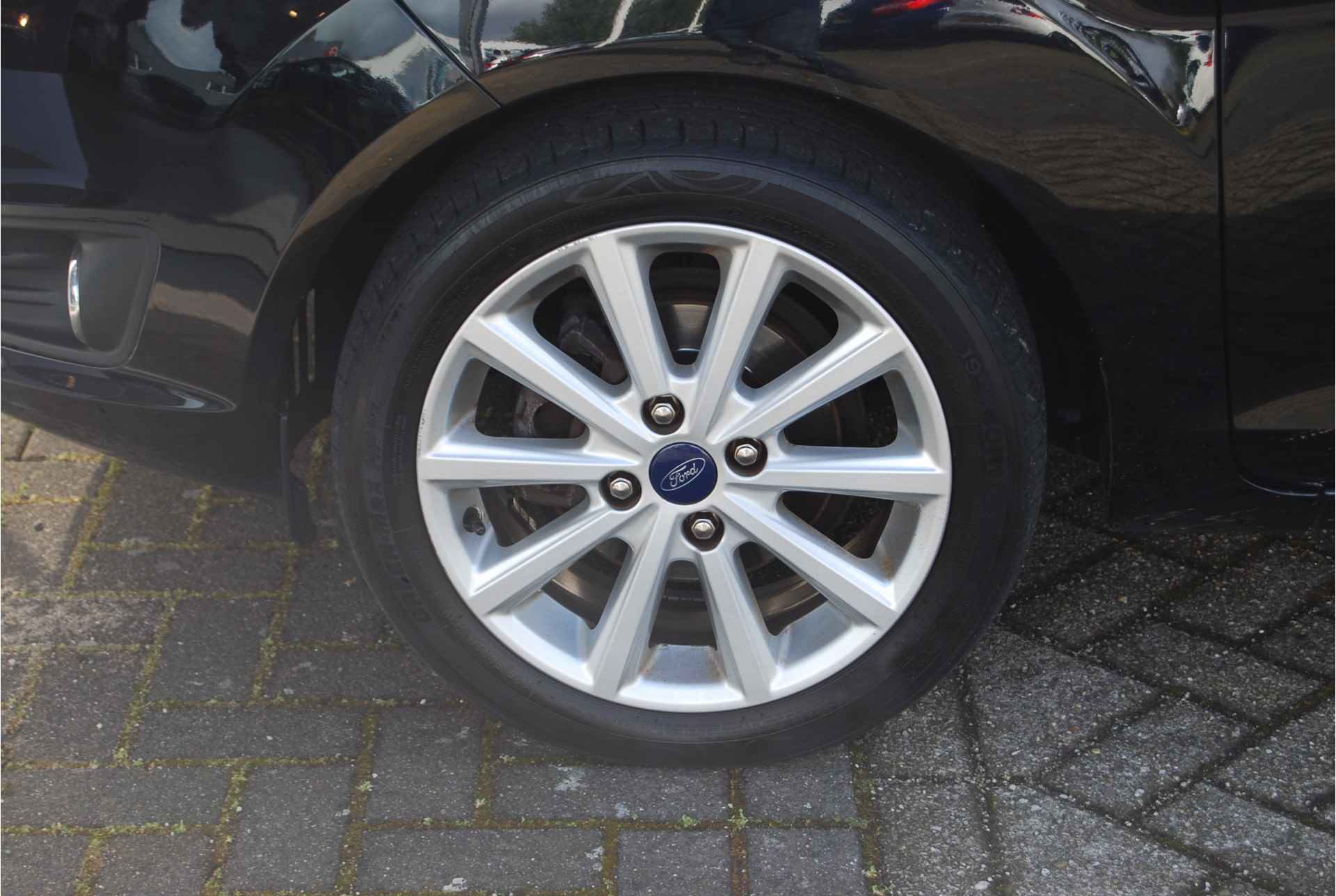 Ford Fiesta 1.0 EcoBoost Titanium NL-AUTO | TREKHAAK | CLIMATE | CRUISE | NAVIGATIE - 11/44