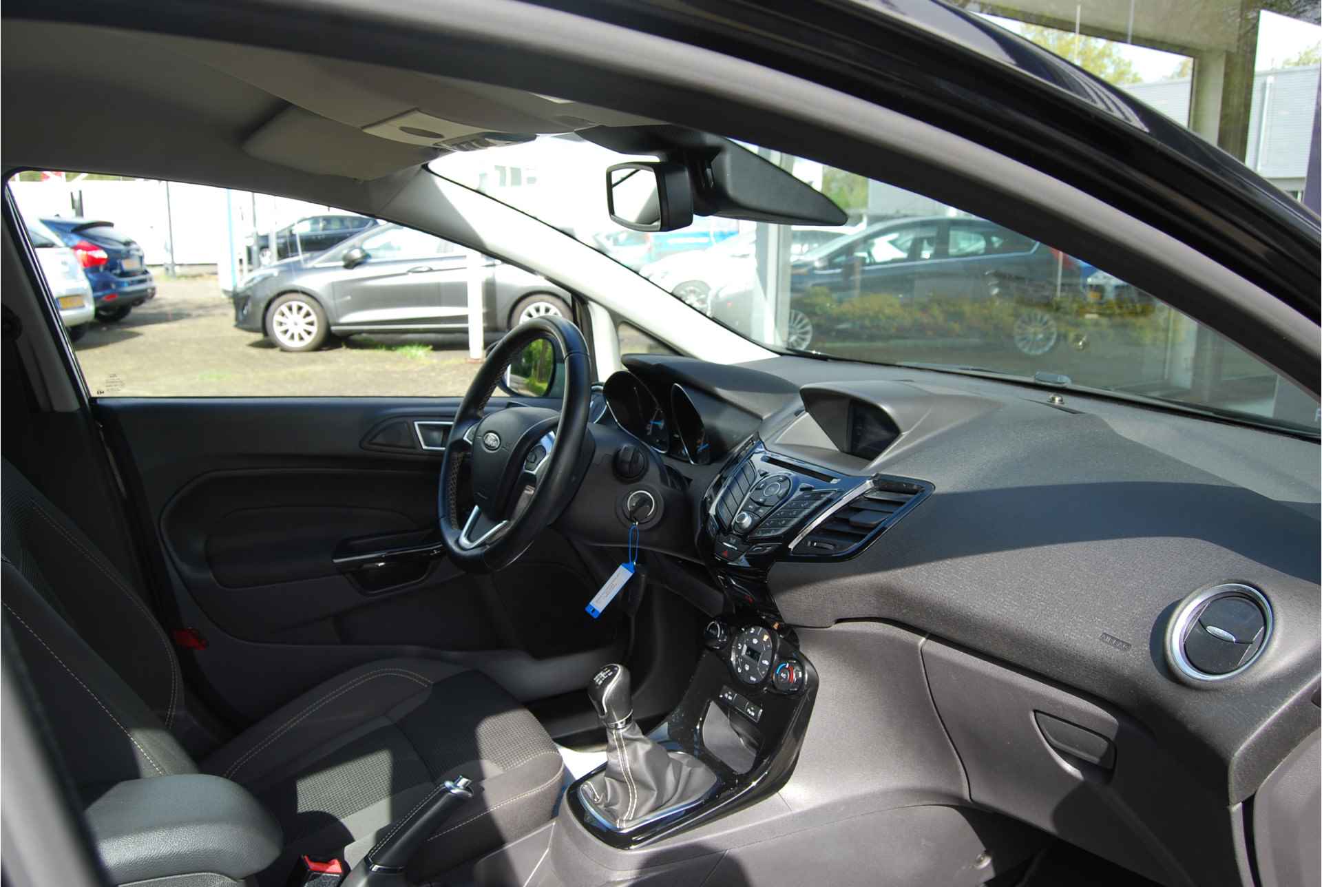 Ford Fiesta 1.0 EcoBoost Titanium NL-AUTO | TREKHAAK | CLIMATE | CRUISE | NAVIGATIE - 30/44