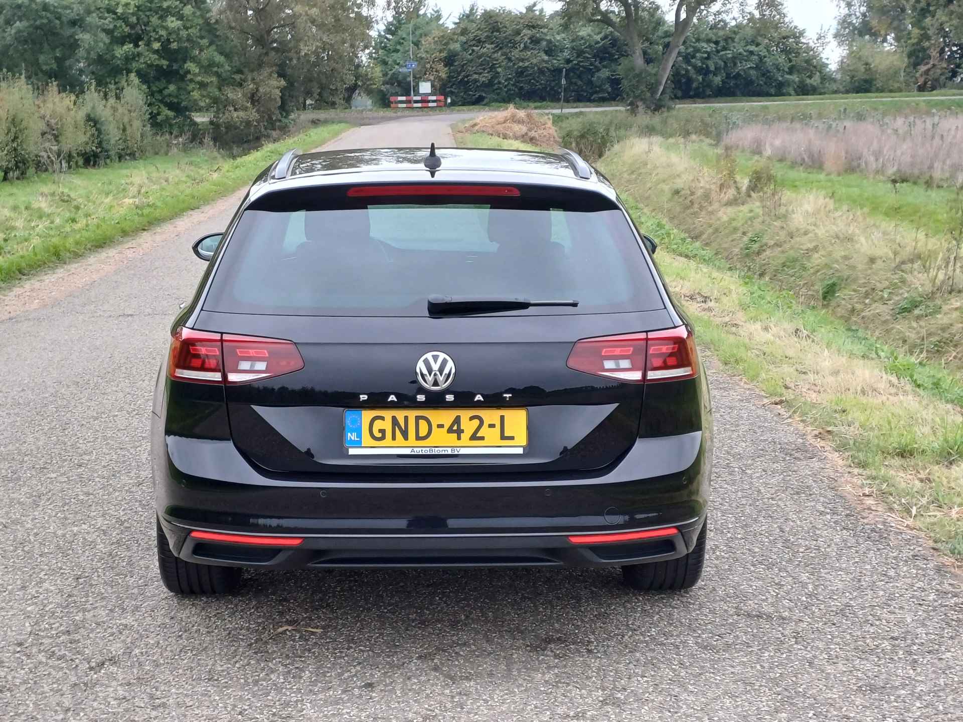 Volkswagen Passat Variant 1.5 TSI Comfort Business | Navi | Cruise | Led | Trekhaak | Carplay | R-stuur - 8/53