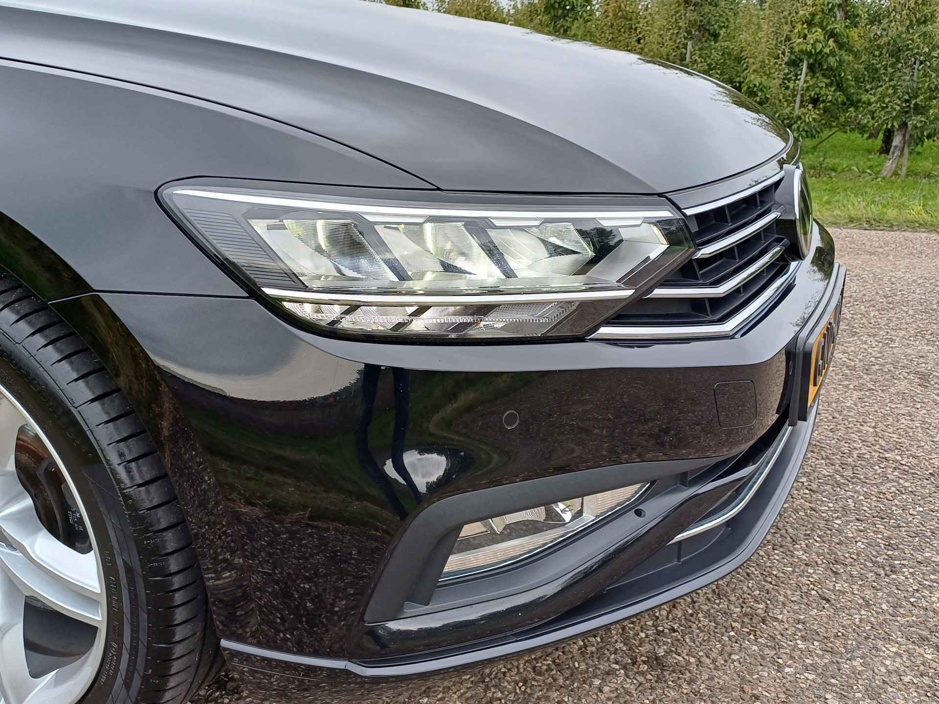 Volkswagen Passat Variant 1.5 TSI Comfort Business | Navi | Cruise | Led | Trekhaak | Carplay | R-stuur - 19/53