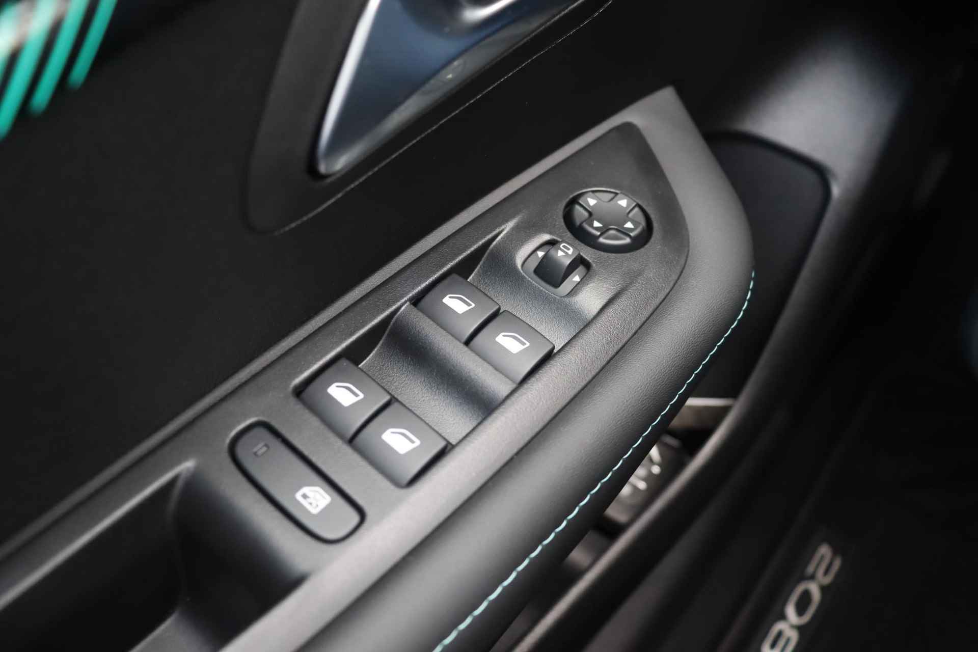 Peugeot 208 1.2 PureTech Allure Pack * Stoelverwarming *  Apple CarPlay Android Auto * - 14/47