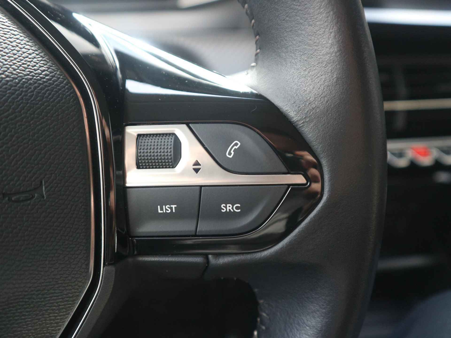 Peugeot 208 1.2 75 PK Active | Navigatie | Cruise control | Airco | Apple CarPlay - 20/39