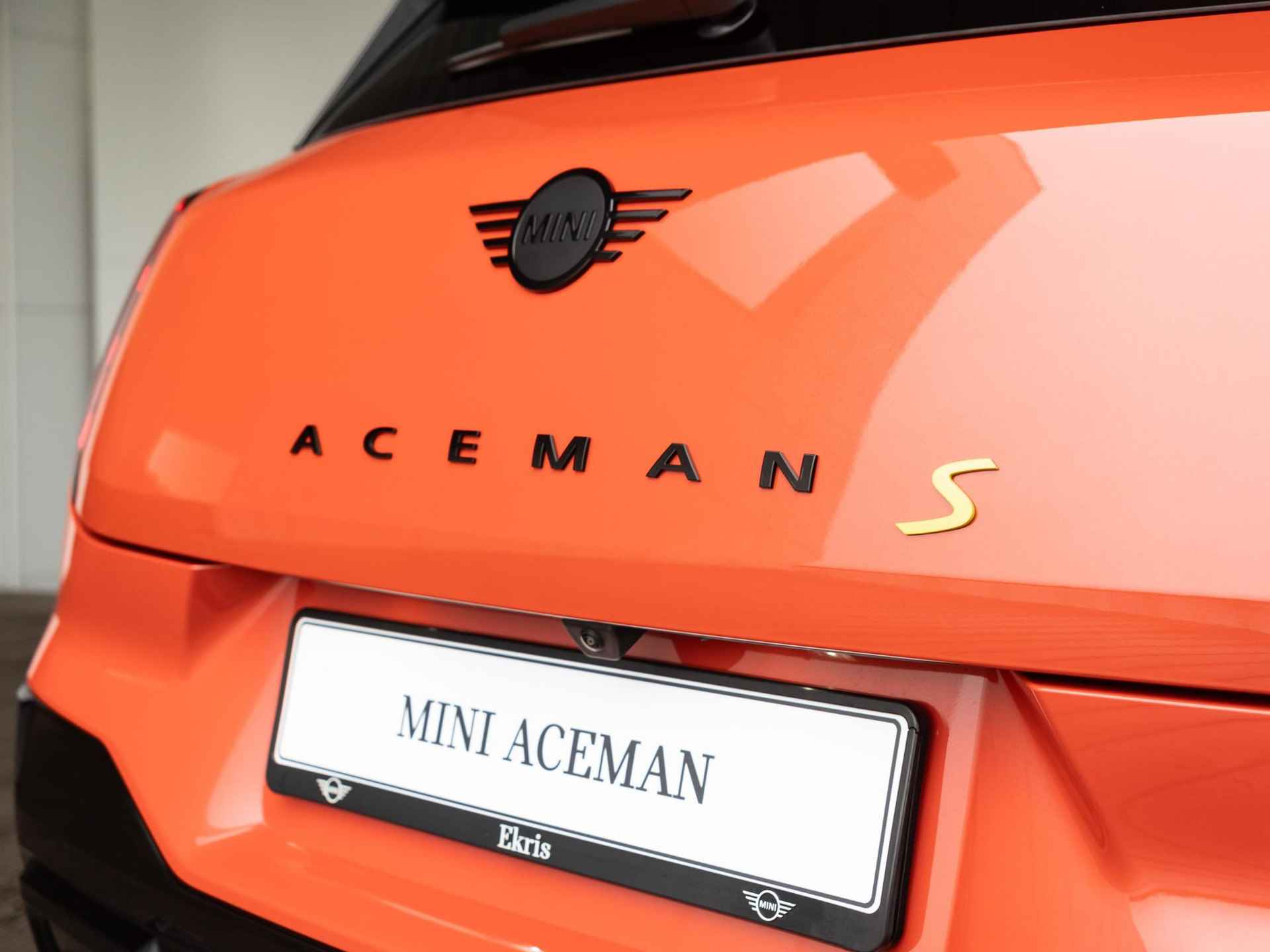 MINI Aceman SE John Cooper Works Trim + Package M - 17/34