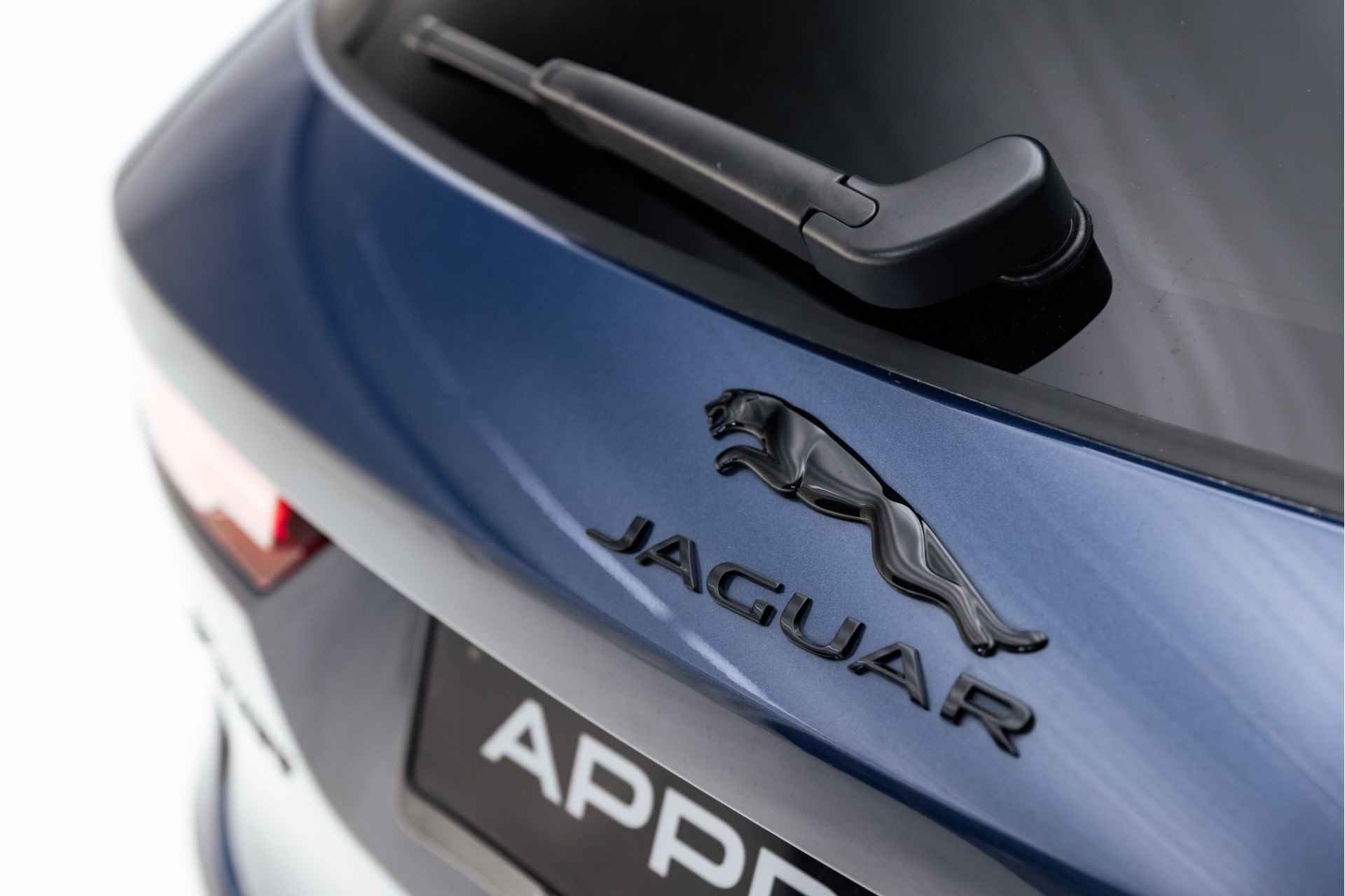 Jaguar F-Pace SVR 5.0 V8 Supercharged | Koel-/verwarmbare voorstoelen | Adaptive Dynamics | Adaptive Cruise Control | - 12/46