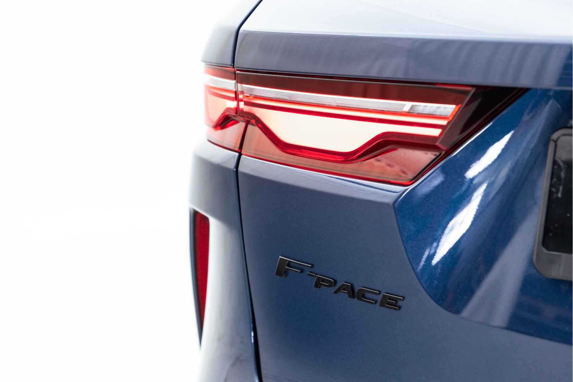 Jaguar F-Pace SVR 5.0 V8 Supercharged | Koel-/verwarmbare voorstoelen | Adaptive Dynamics | Adaptive Cruise Control | - 14/46