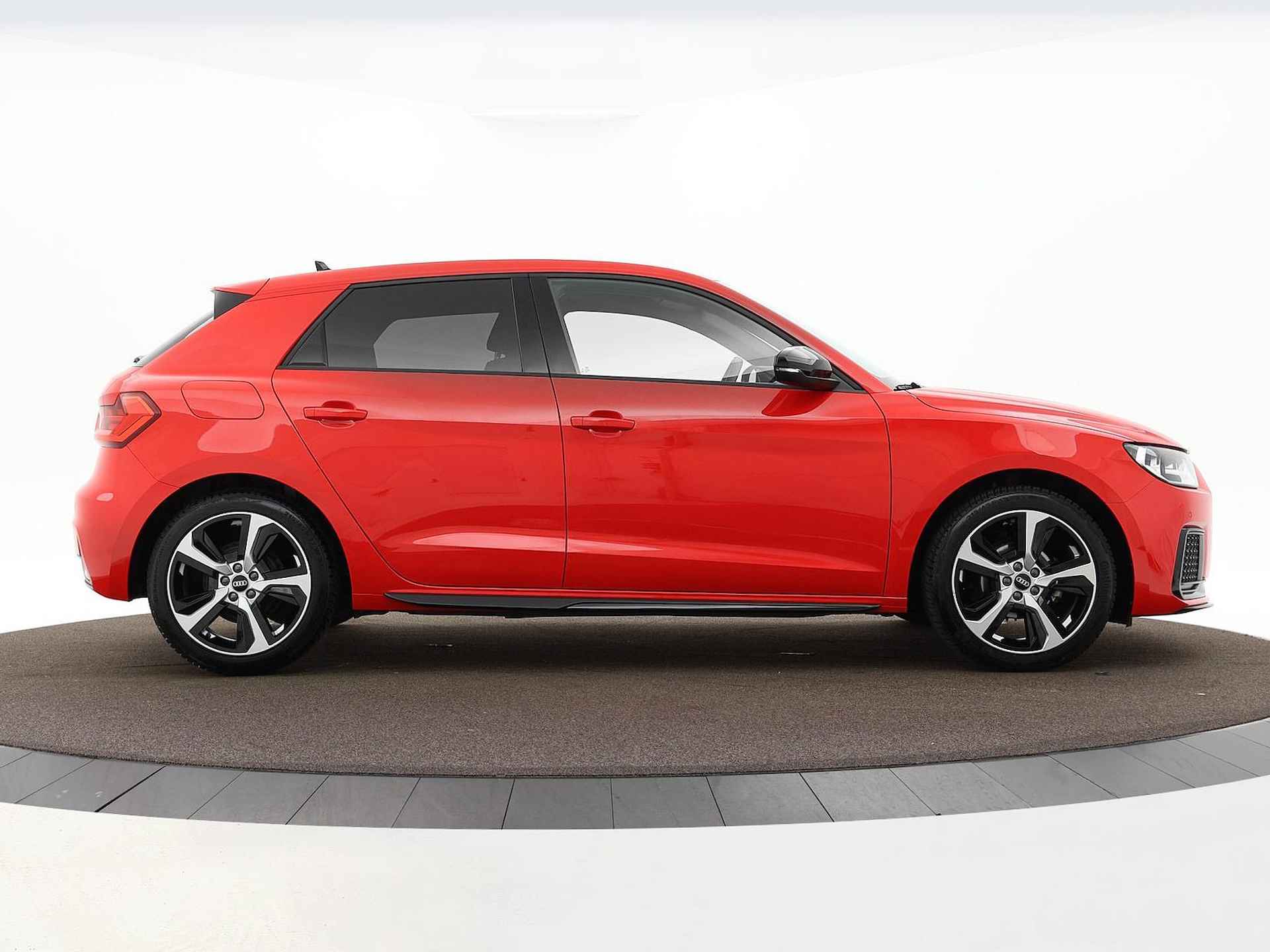 Audi A1 Sportback 25 Tfsi 95pk S-tronic Advanced edition | Airco | Cruise Control | P-Sensoren | DAB | Smartphone Interface | Getint Glas | 17'' Inch | Garantie t/m 25-08-2026 of 100.000km - 18/30