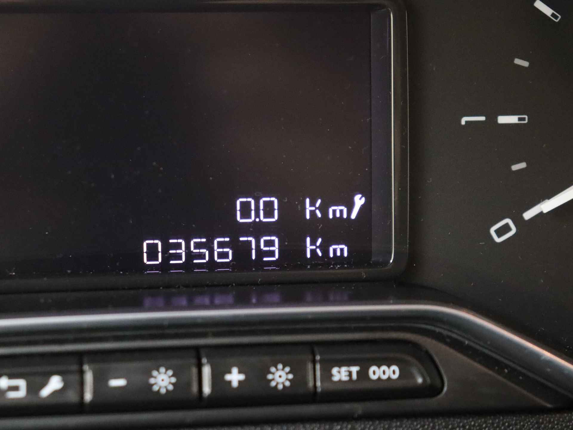 Citroën C3 1.2 PureTech C-Series 5 deurs | Navigatie | Climate Control - 9/32