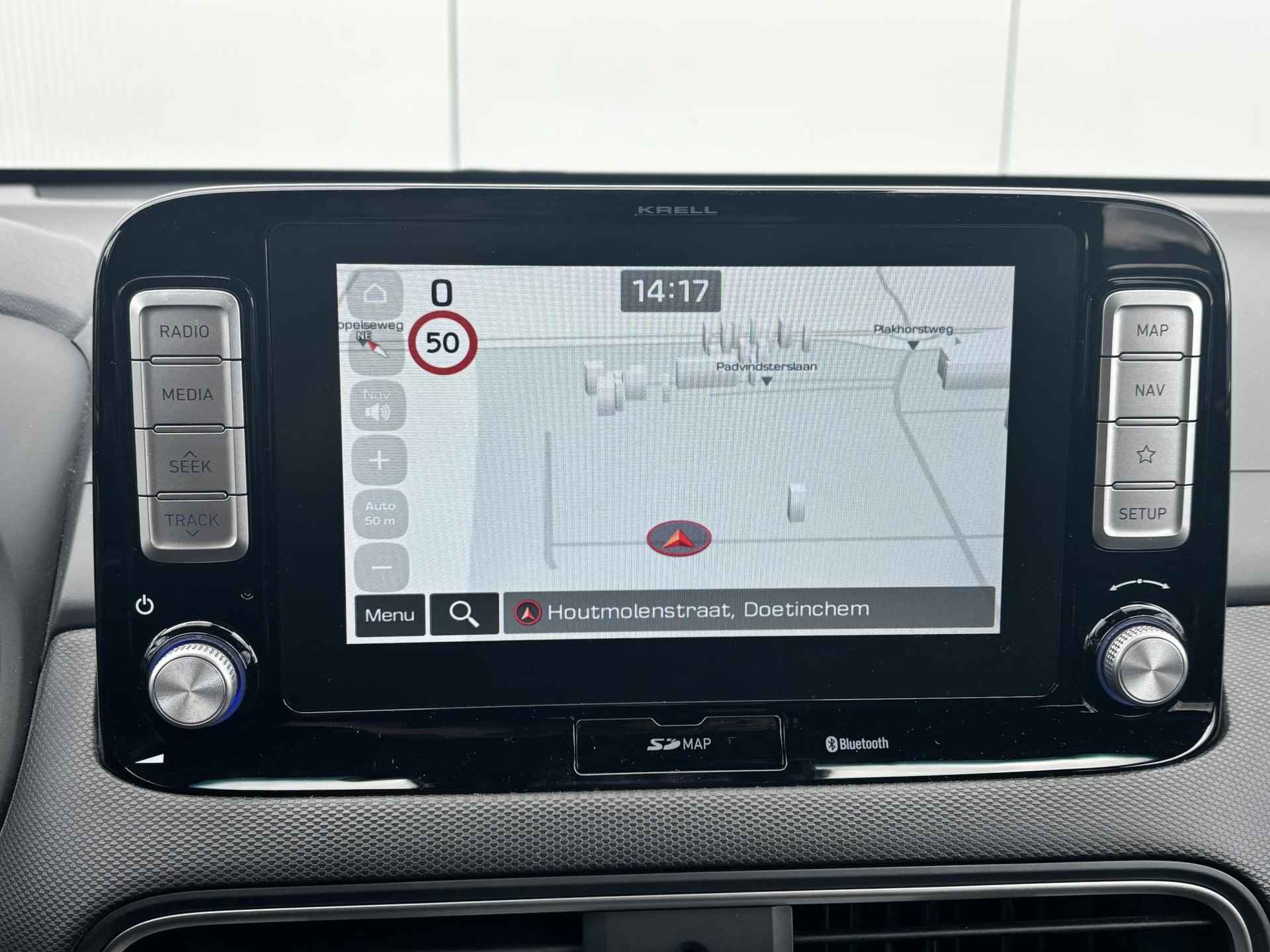 Hyundai Kona EV Premium 64 kWh / Electronic Climate Control / Apple Carplay & Android Auto / Navigatie / Lederen Bekleding / Automaat - 24/33