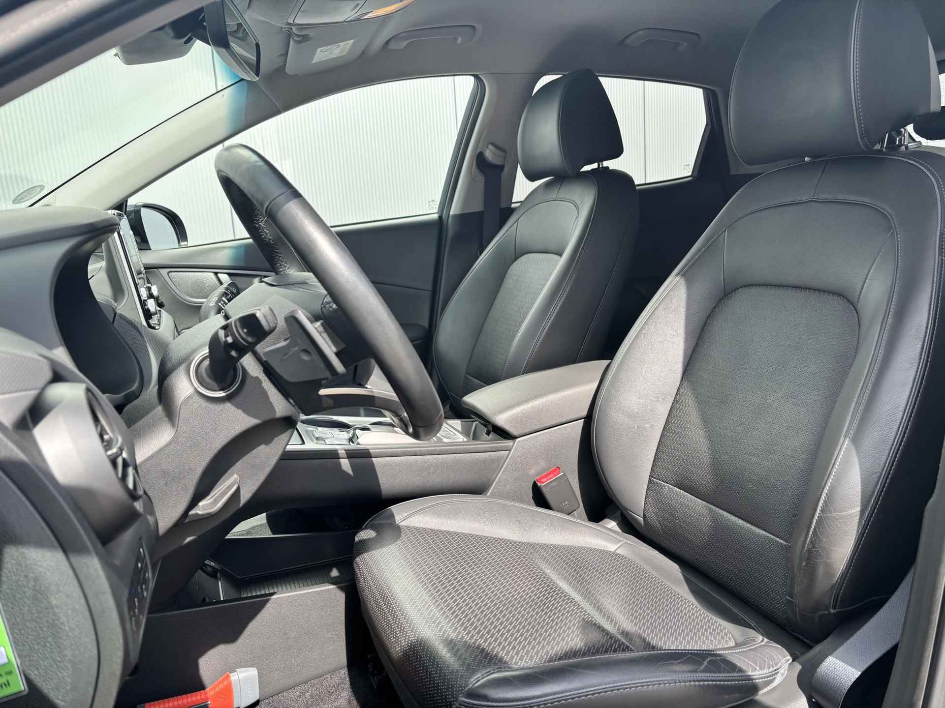 Hyundai Kona EV Premium 64 kWh / Electronic Climate Control / Apple Carplay & Android Auto / Navigatie / Lederen Bekleding / Automaat - 10/33