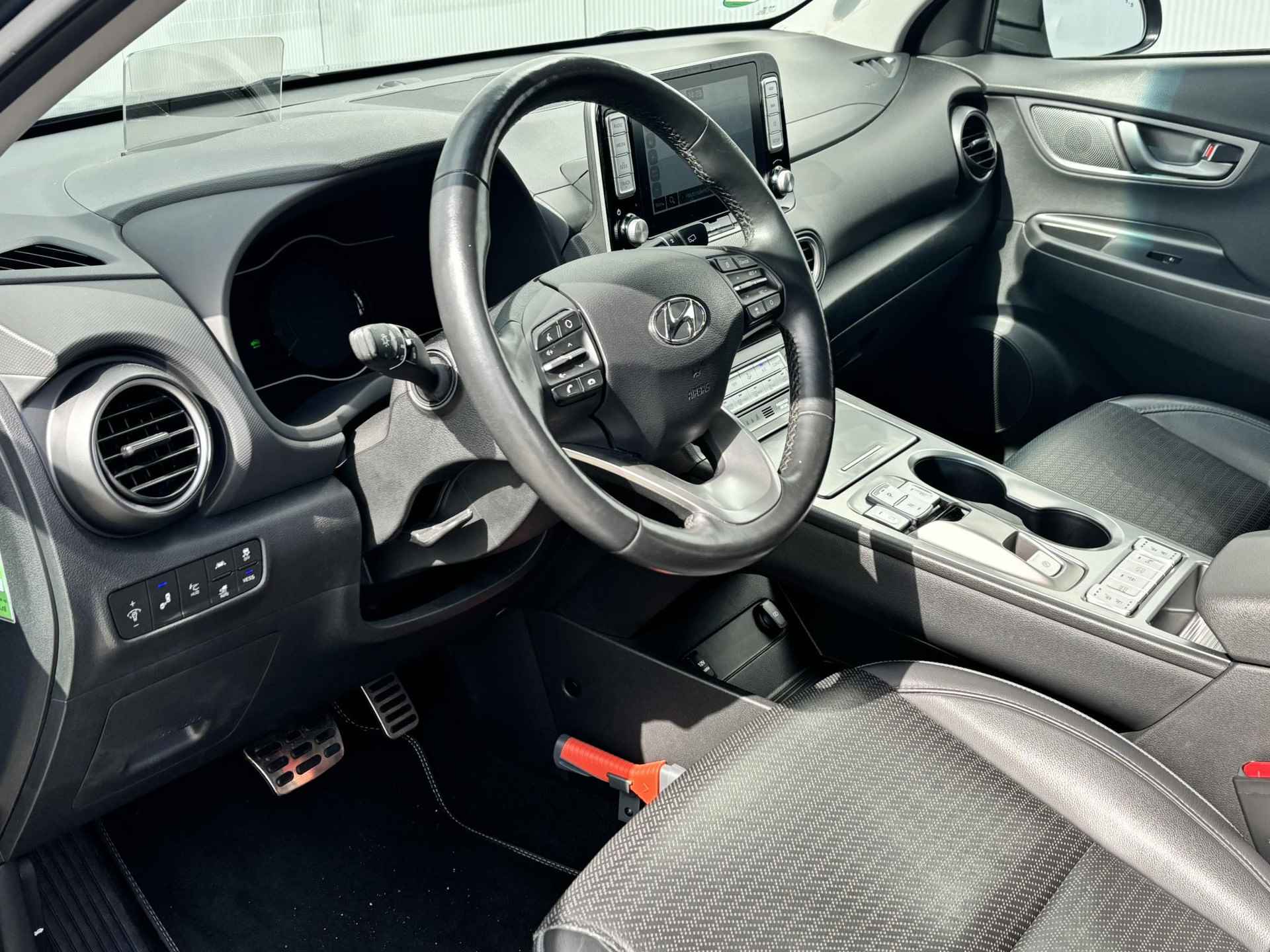 Hyundai Kona EV Premium 64 kWh / Electronic Climate Control / Apple Carplay & Android Auto / Navigatie / Lederen Bekleding / Automaat - 11/33