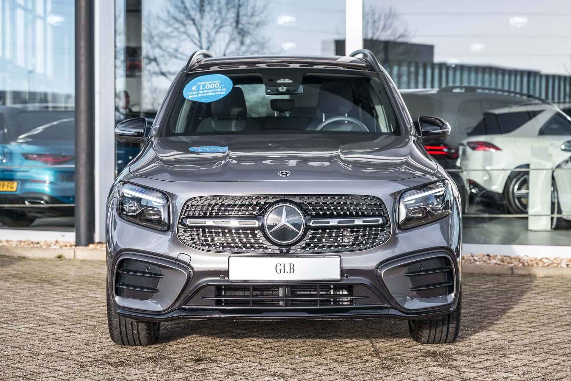 Mercedes-Benz GLB 200 AMG Line | Panorama-dak | Head-up display | Elec verstelbare stoelen met geheugen | 20" AMG velgen - 3/38