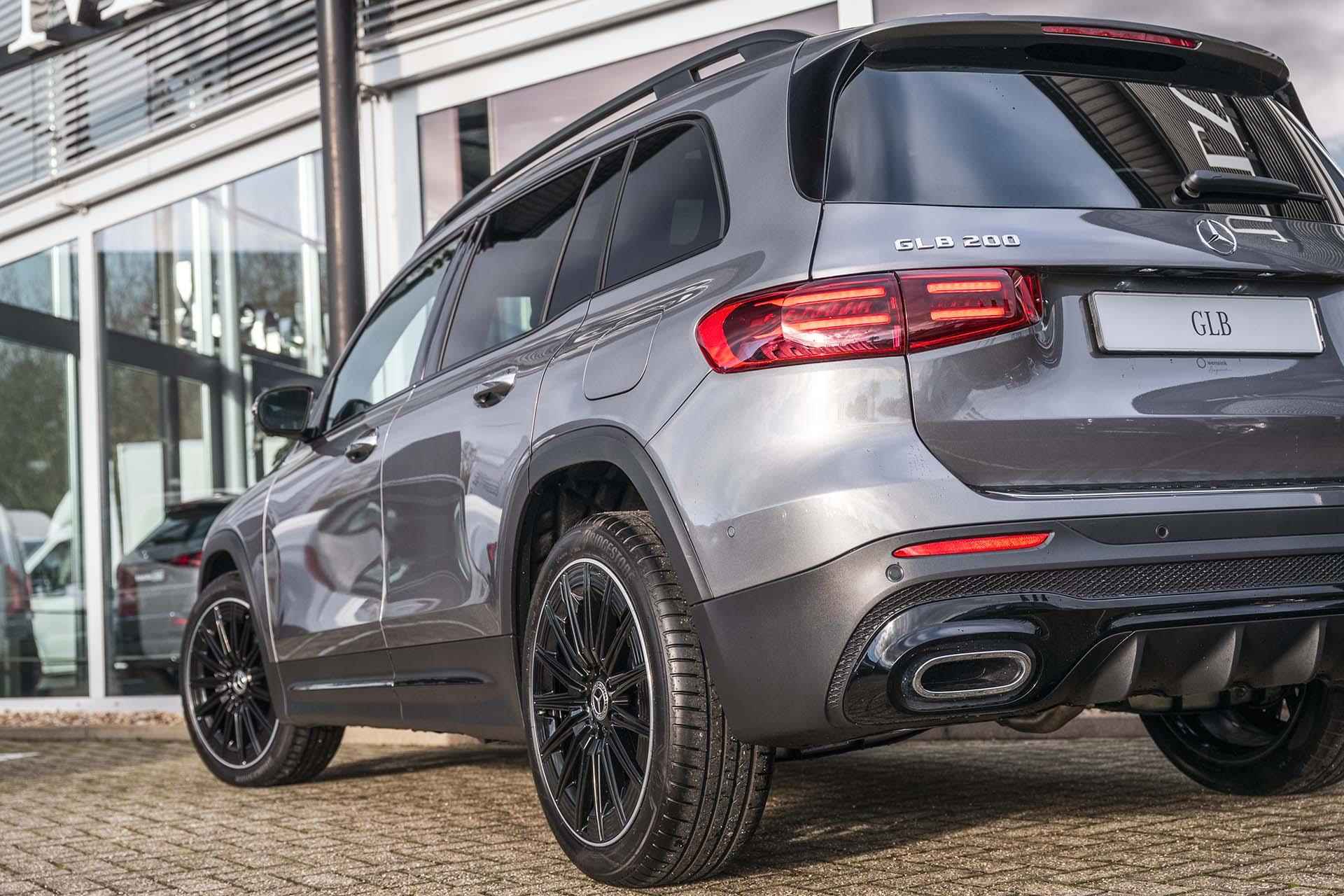 Mercedes-Benz GLB 200 AMG Line | Panorama-dak | Head-up display | Elec verstelbare stoelen met geheugen | 20" AMG velgen - 11/38