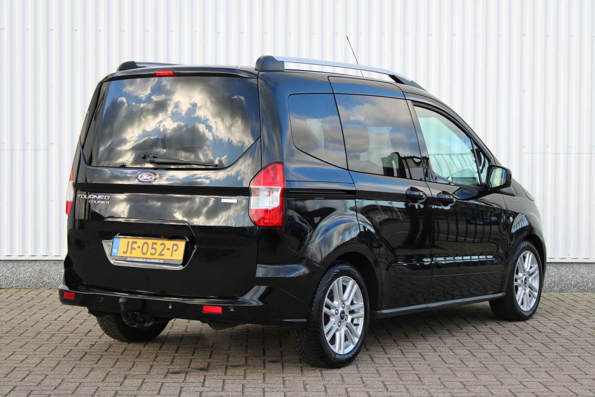 Ford Tourneo Courier 1.0 Titanium | CRUISE CONTROL | NAVIGATIE | STOELVERWARMING | TREKHAAK - 4/26