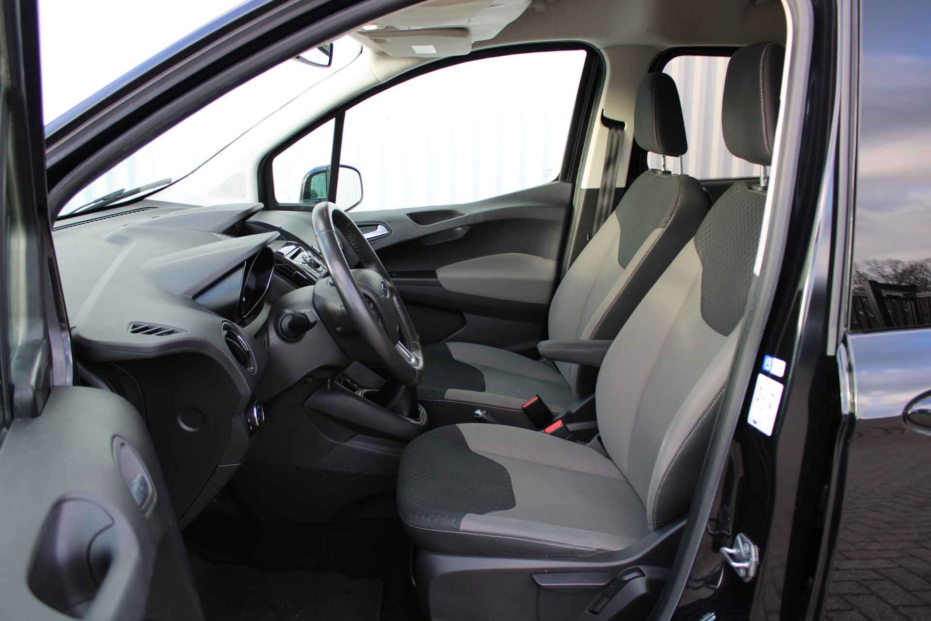 Ford Tourneo Courier 1.0 Titanium | CRUISE CONTROL | NAVIGATIE | STOELVERWARMING | TREKHAAK - 10/26